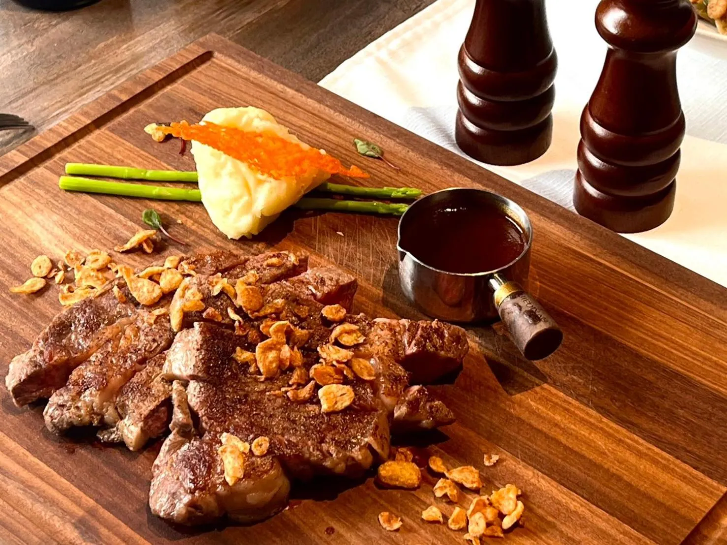 Restaurant/places to eat in CP Hotel