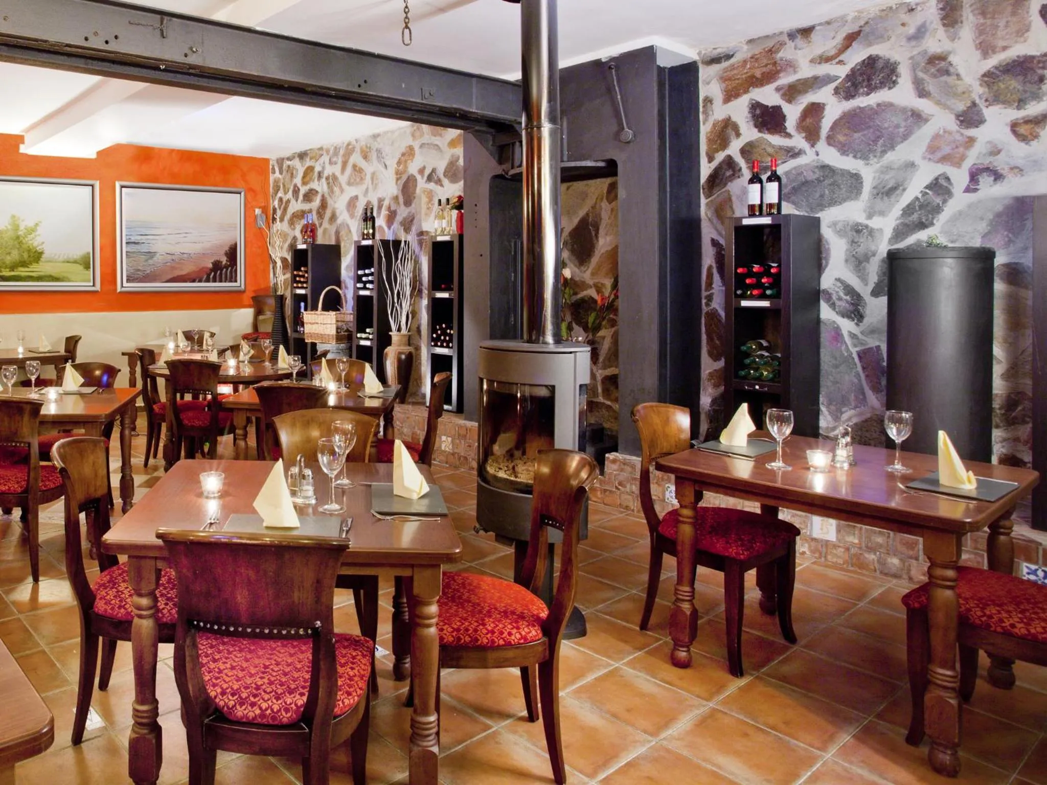 Restaurant/places to eat in Hotel Rural Molino del Puente Ronda