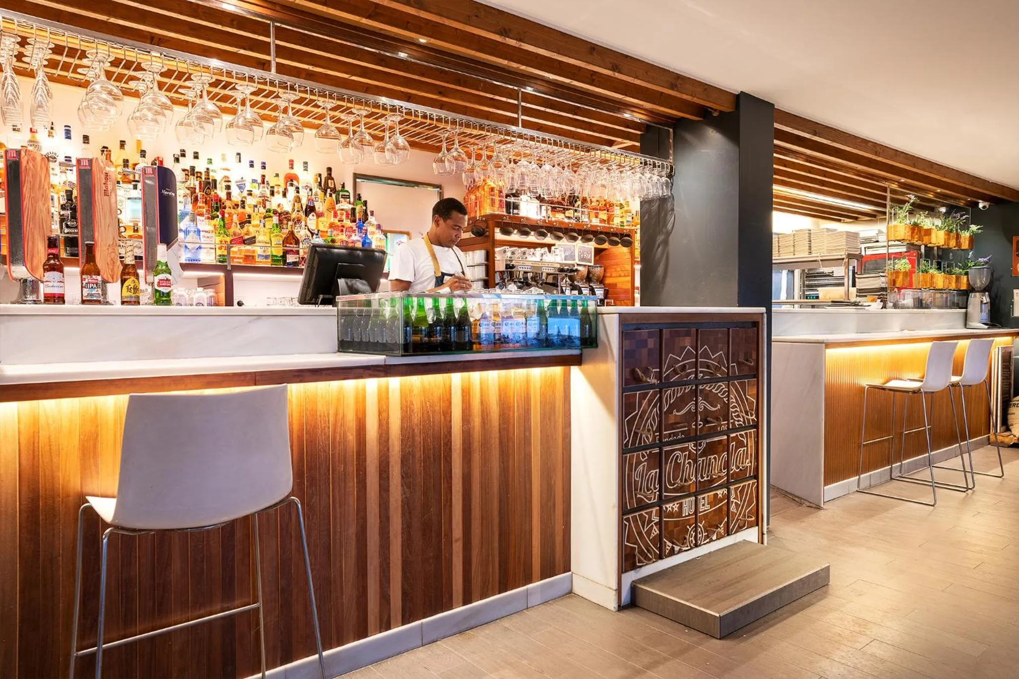 Restaurant/places to eat in Hotel La Chancla