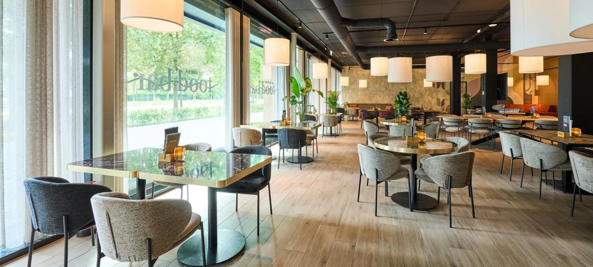 Restaurant/places to eat in Gr8 Hotel Breda