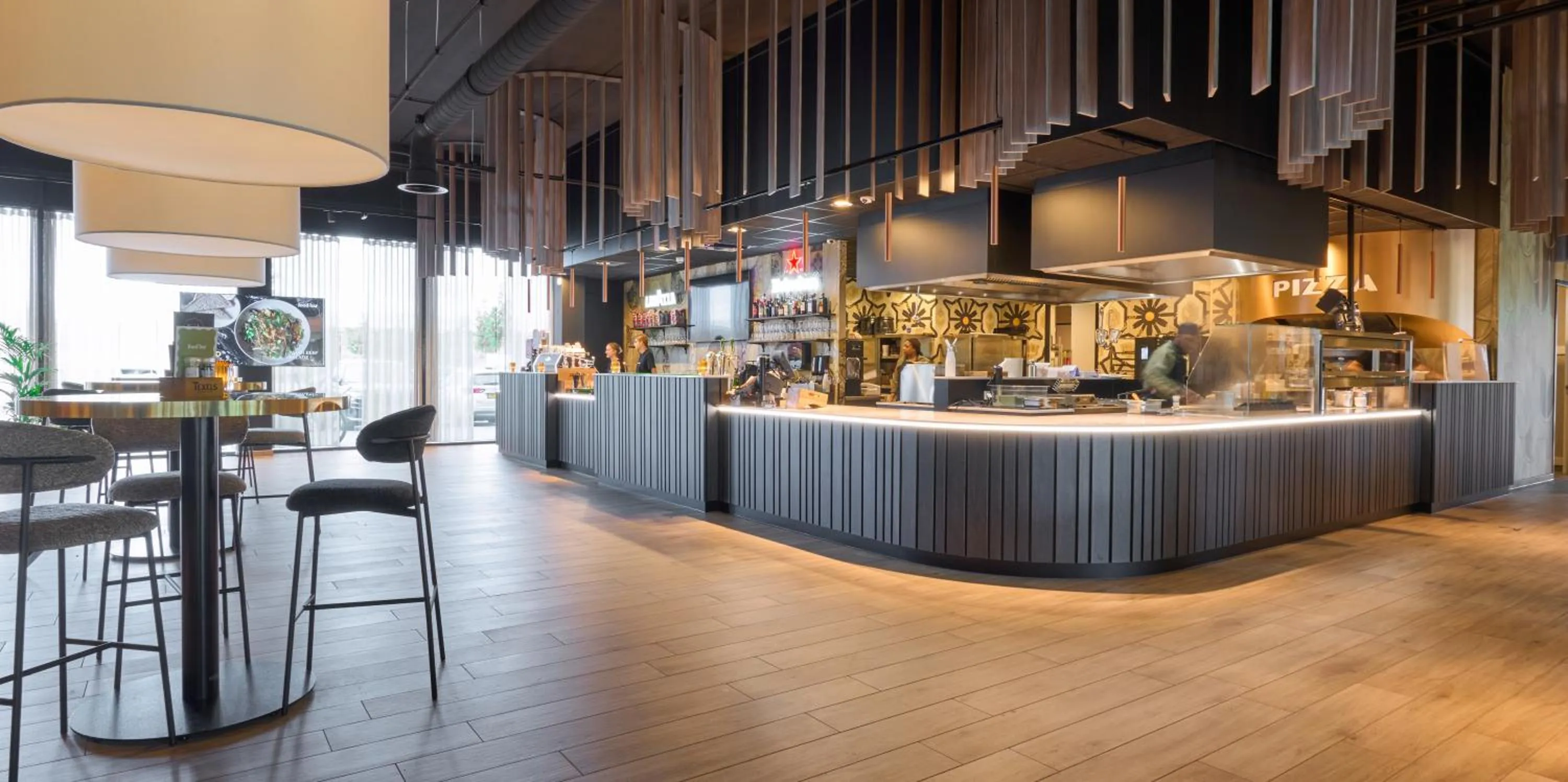 Restaurant/places to eat in Gr8 Hotel Breda