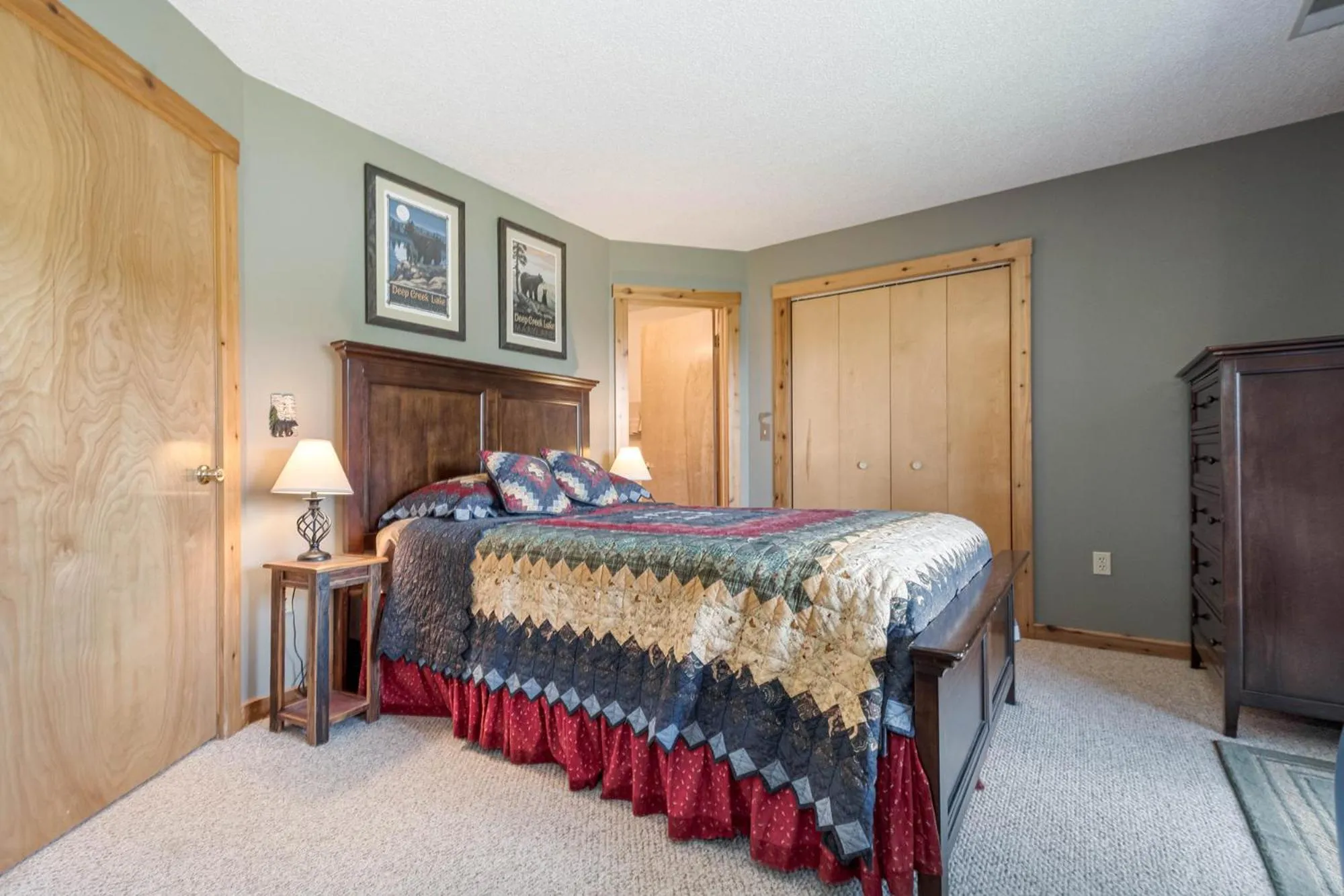 Property building, Bed in Sunset Chalet