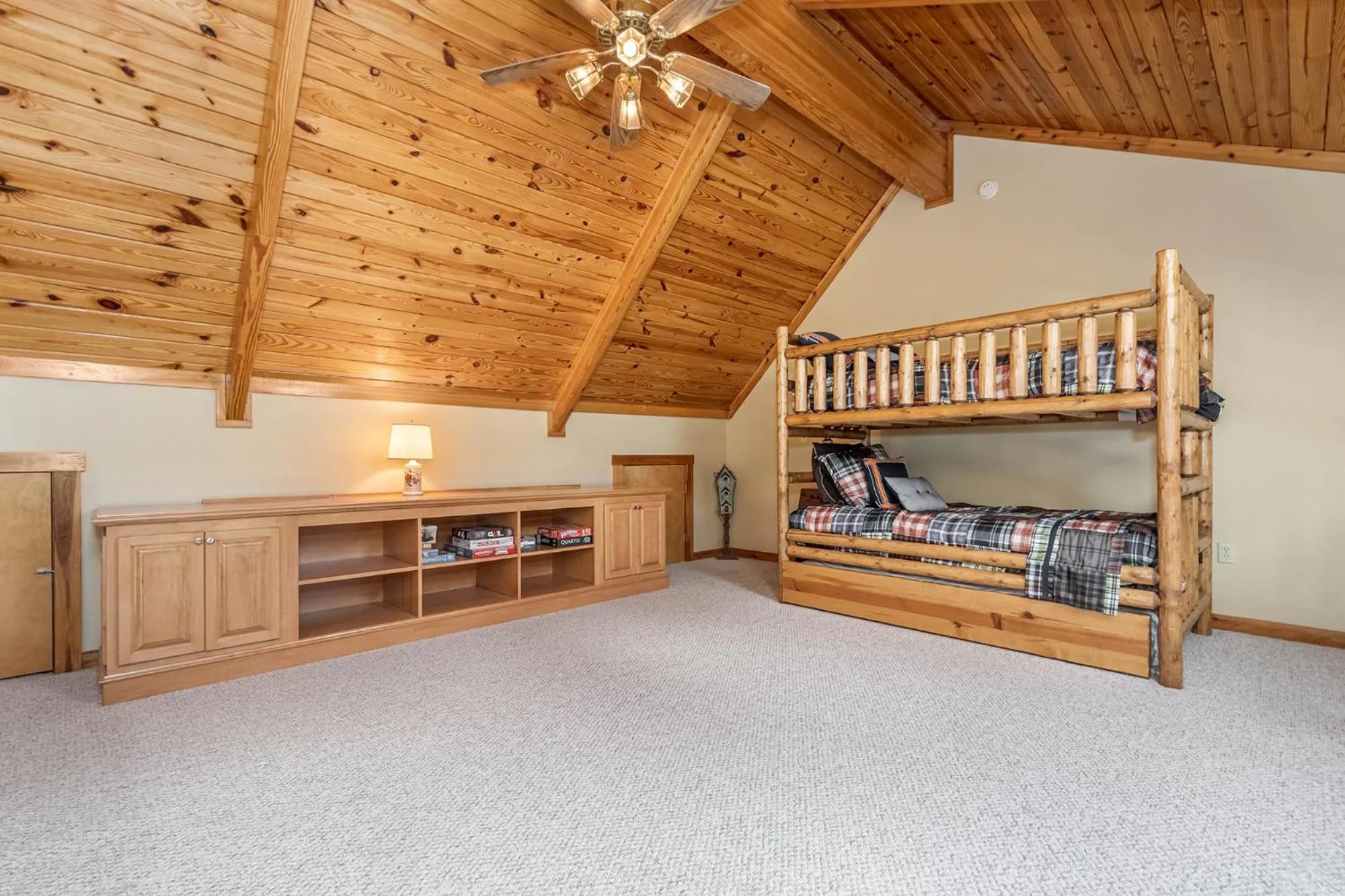 Property building, Bed in Sunset Chalet