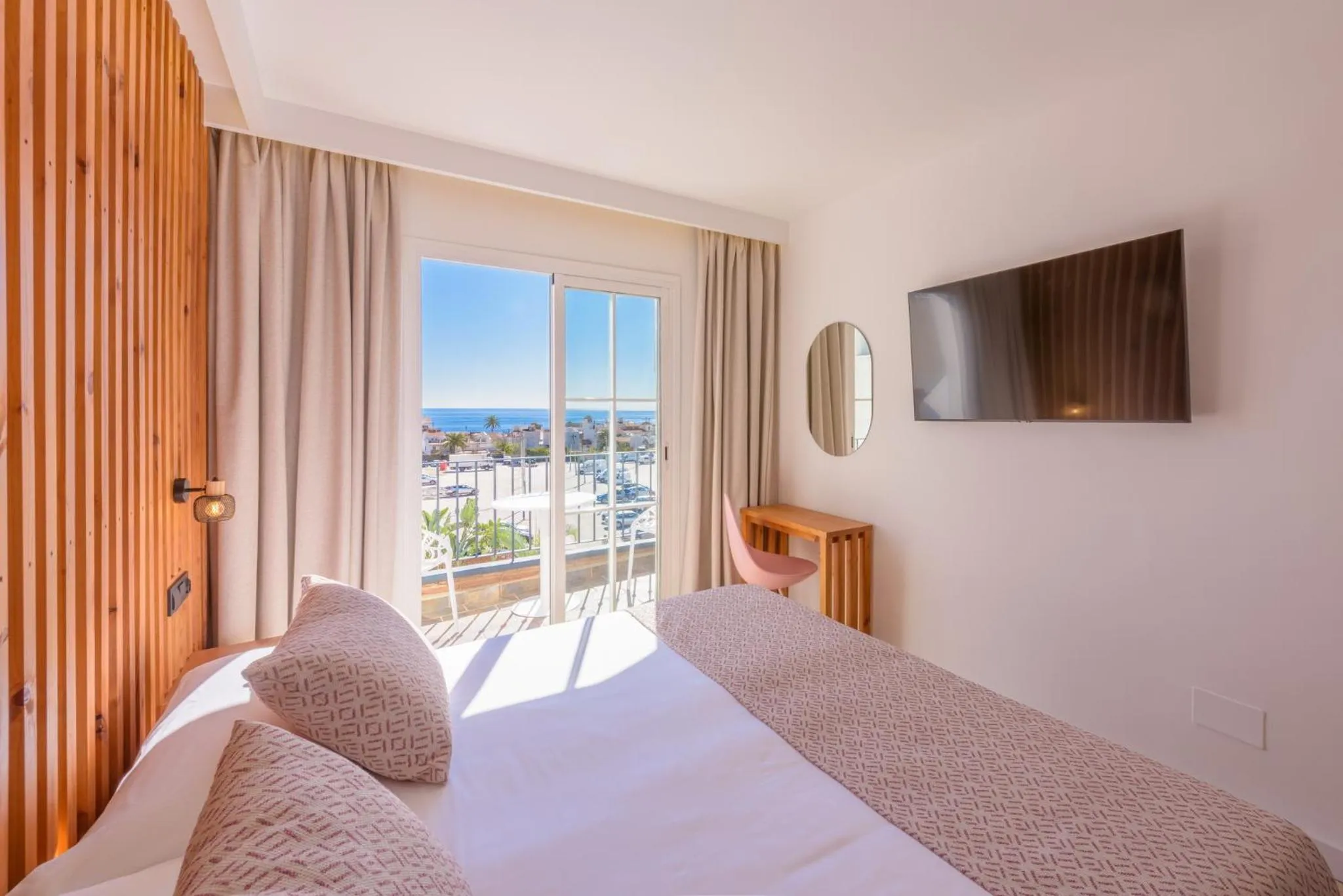 TV and multimedia, Bed in Hotel Boutique Sibarys - Adults Recommended