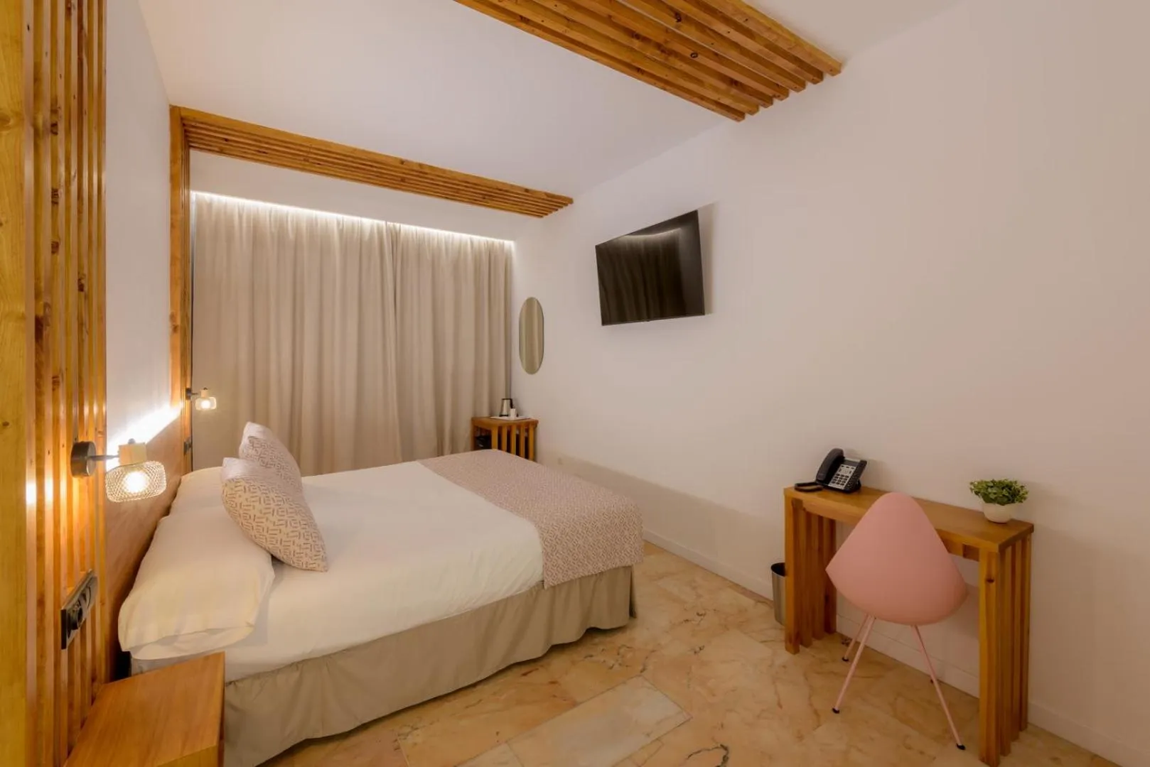 Bed in Hotel Boutique Sibarys - Adults Recommended