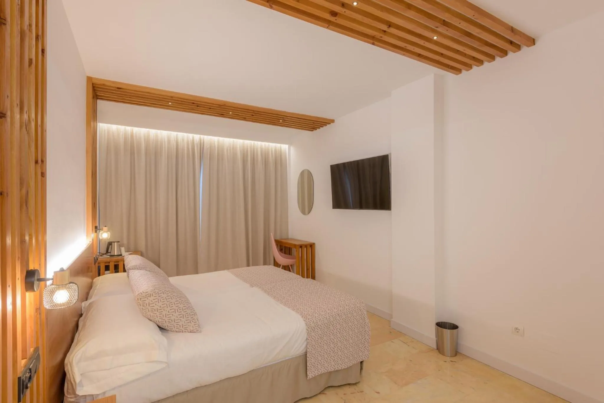 Photo of the whole room, Bed in Hotel Boutique Sibarys - Adults Recommended