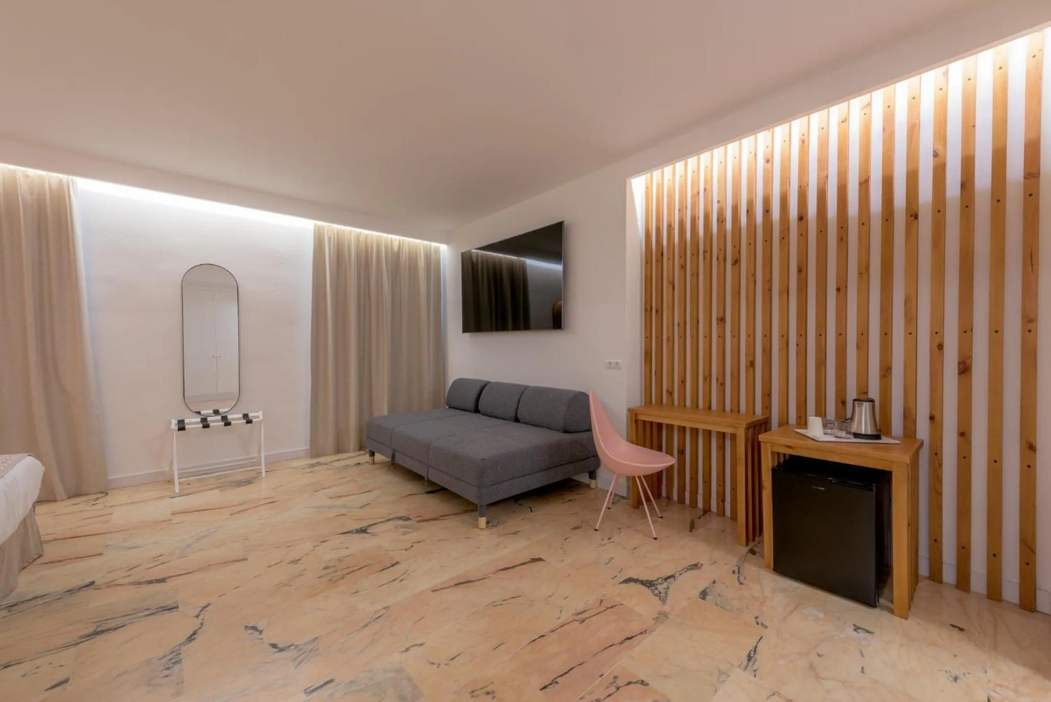 TV and multimedia in Hotel Boutique Sibarys - Adults Recommended