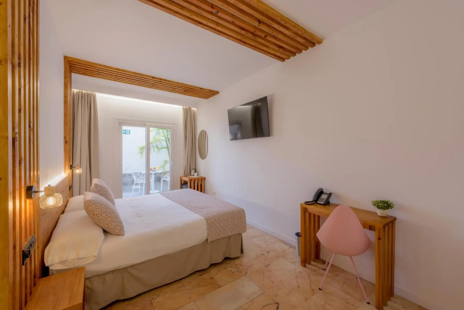 Bed in Hotel Boutique Sibarys - Adults Recommended