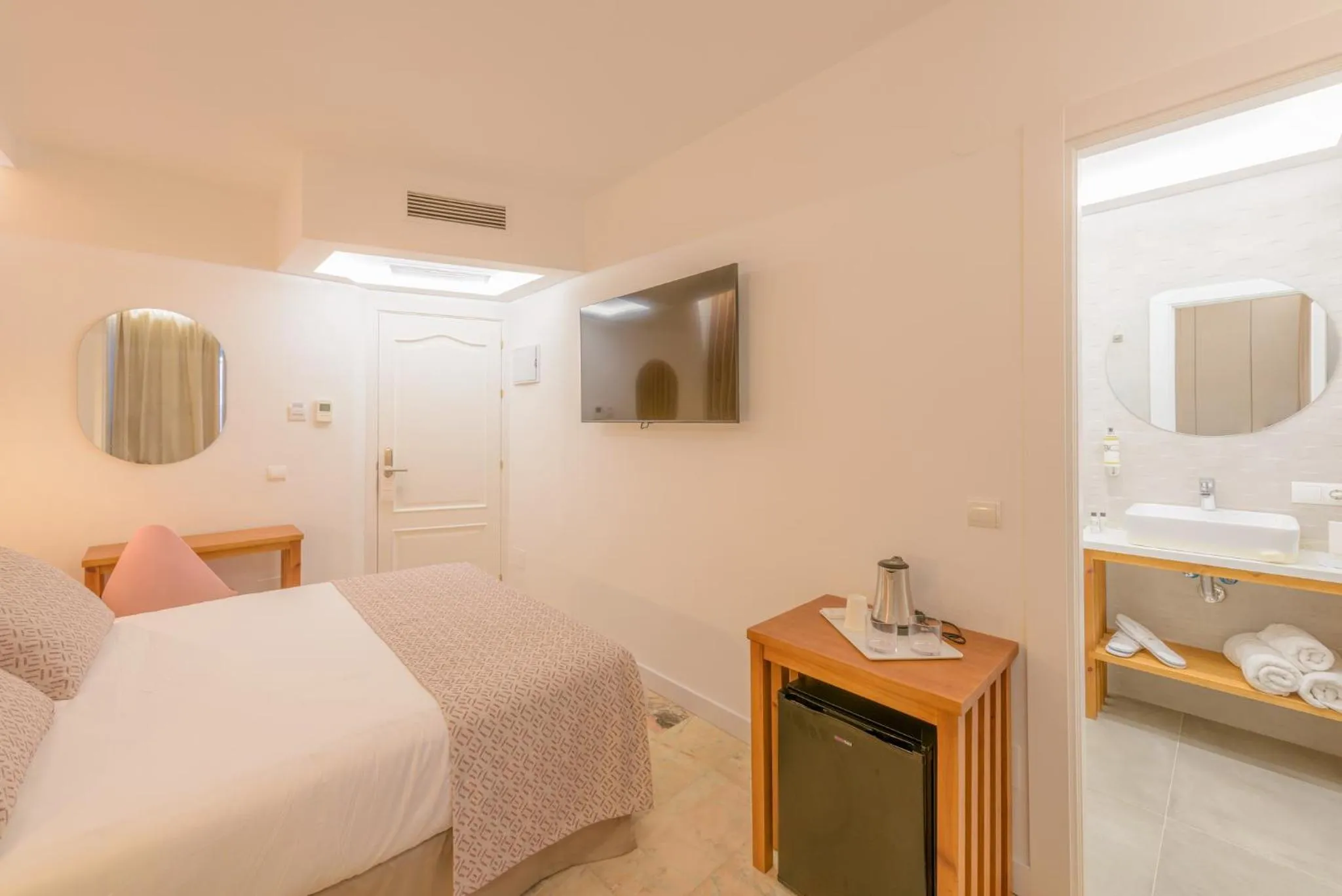 Bed in Hotel Boutique Sibarys - Adults Recommended