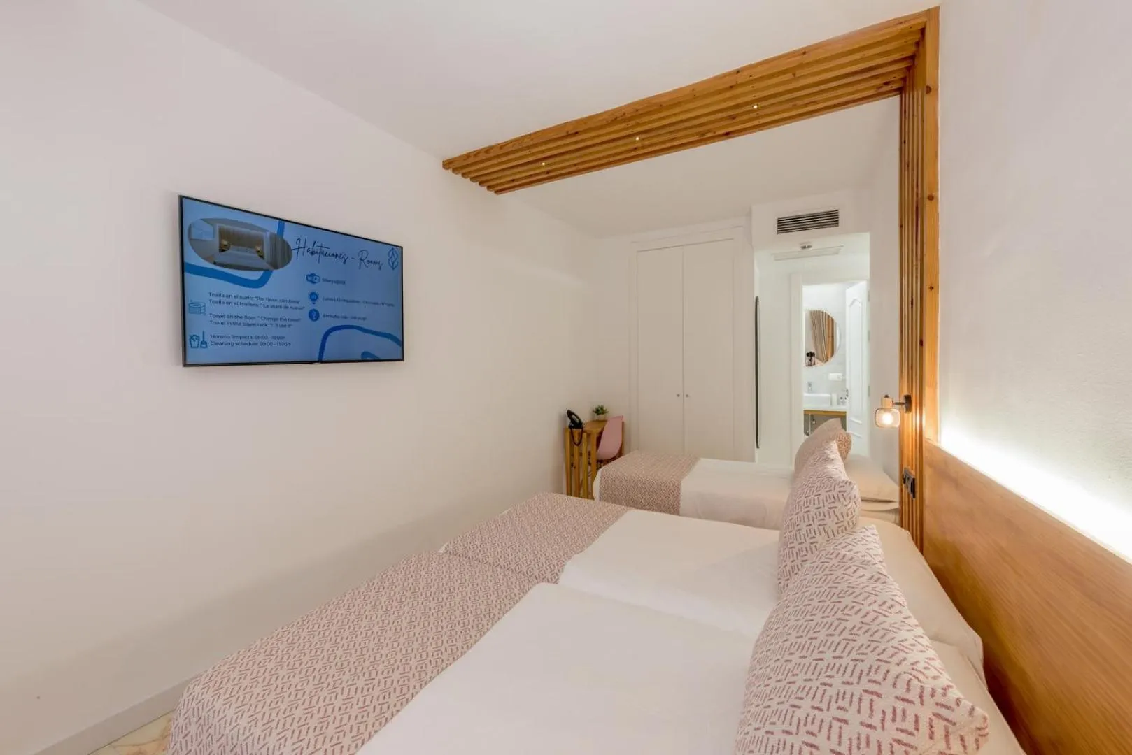 Bed in Hotel Boutique Sibarys - Adults Recommended