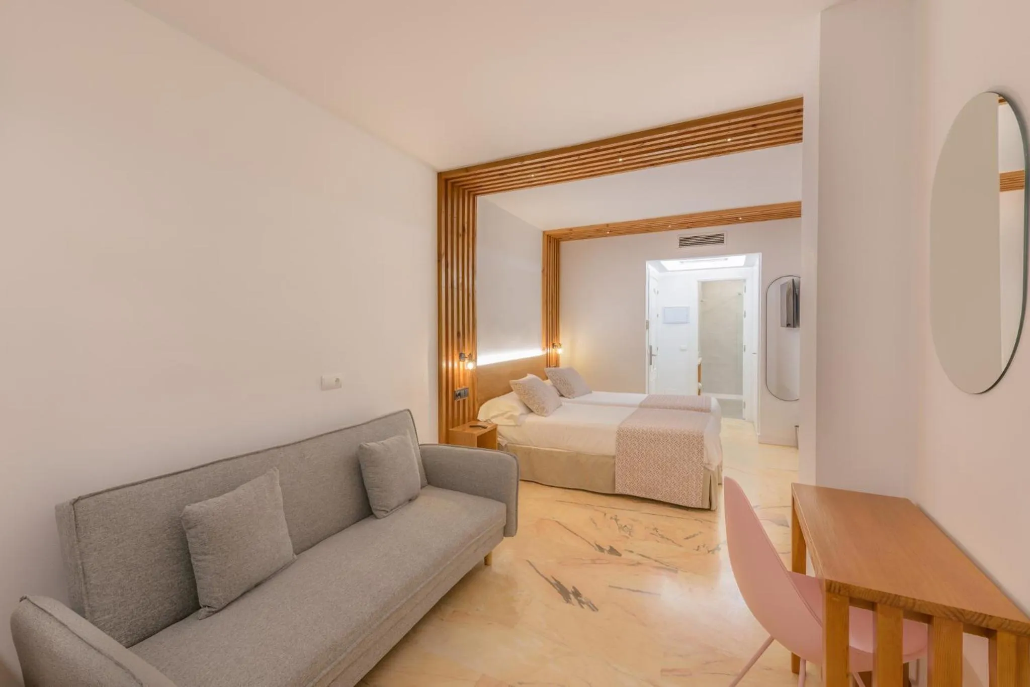 Living room, Bed in Hotel Boutique Sibarys - Adults Recommended