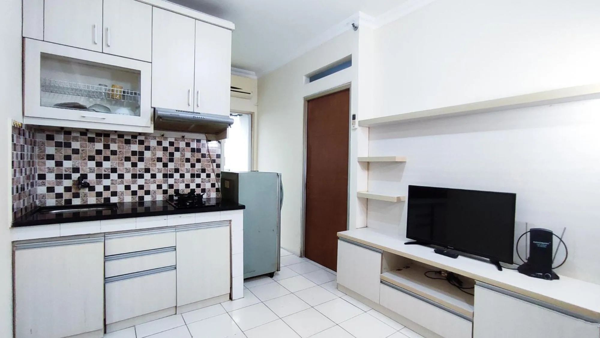 Lily Room at Apartment Cibubur Village