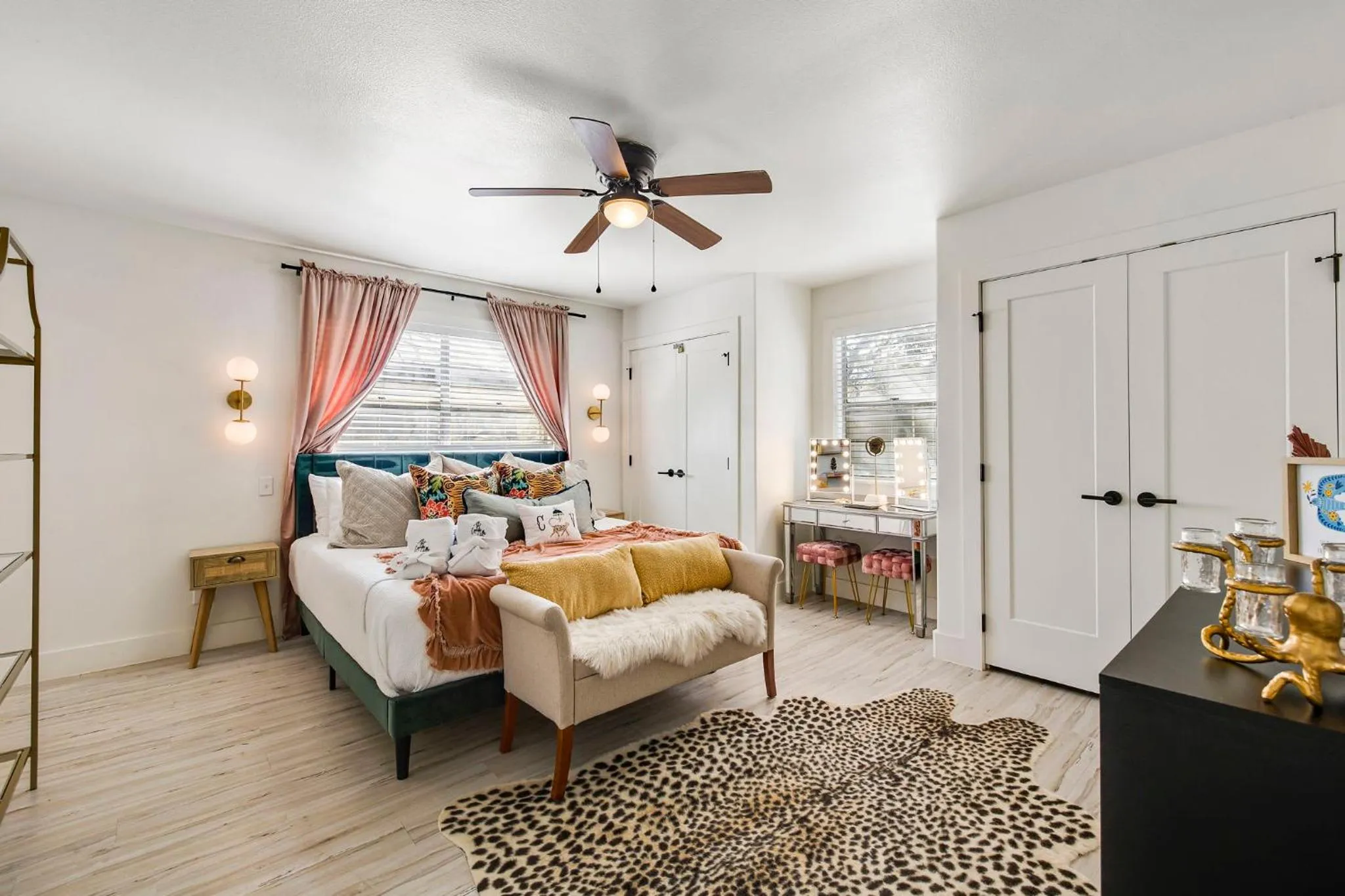 Bed in The Creek Villa Heated Pool & Spa and Boat Slip