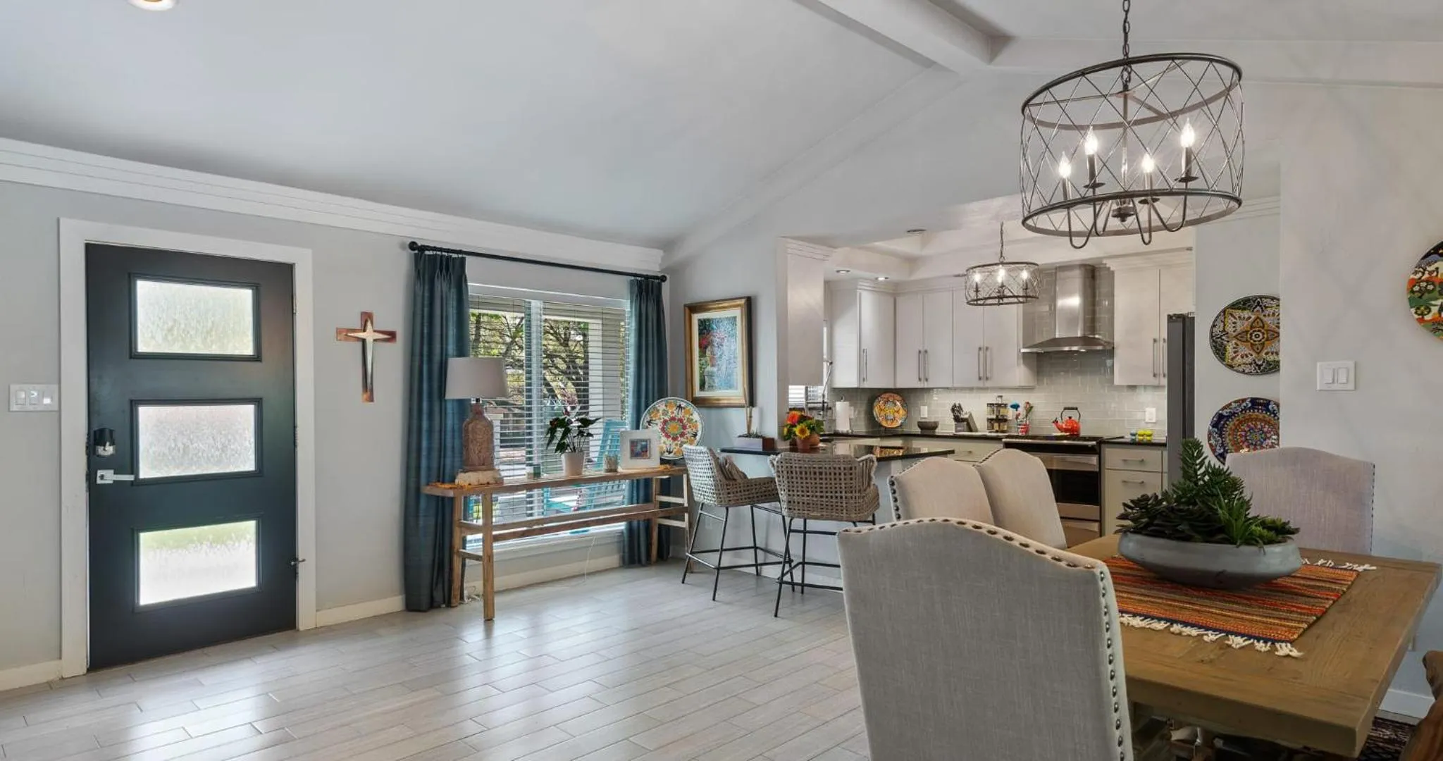 Stylish 3BR House with Swimming Pool and Walking to HSB Resort