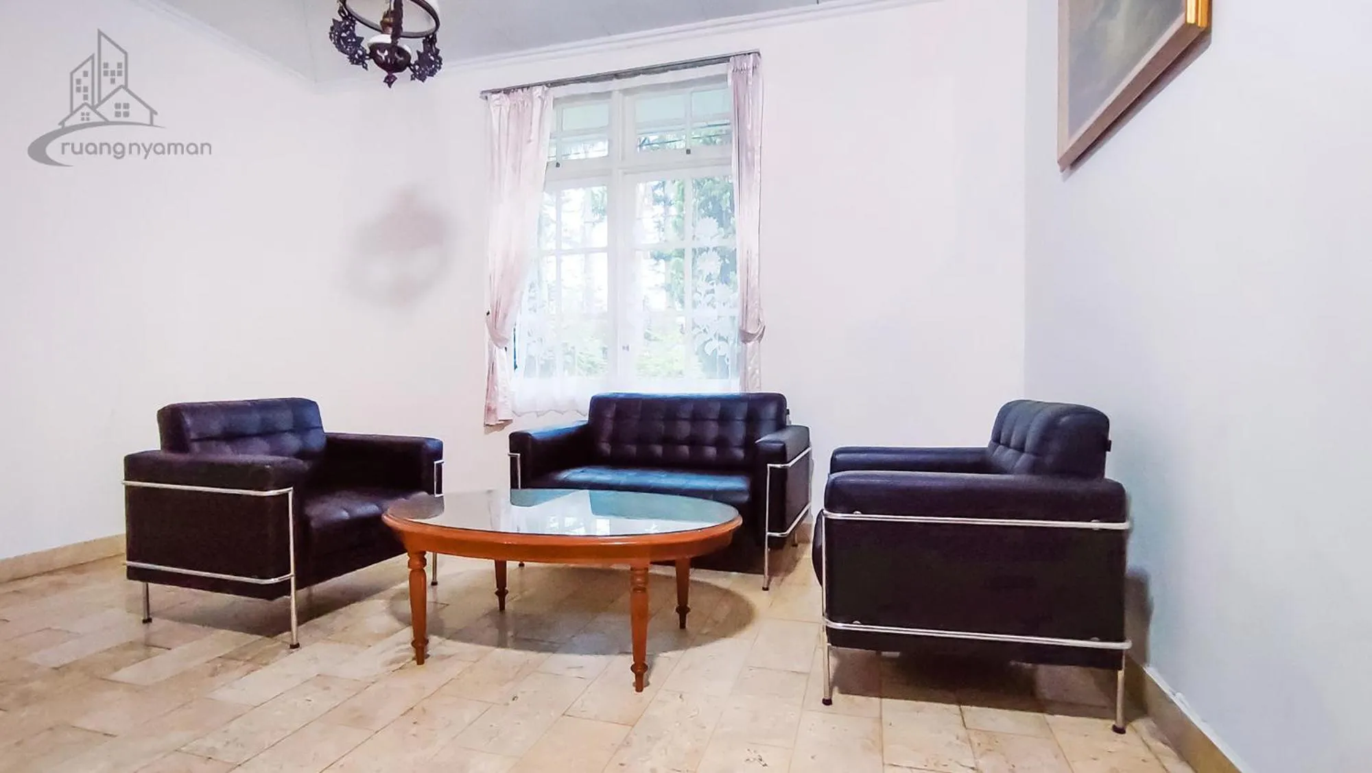 Living room in Sukanagalih Resort by Ruang Nyaman