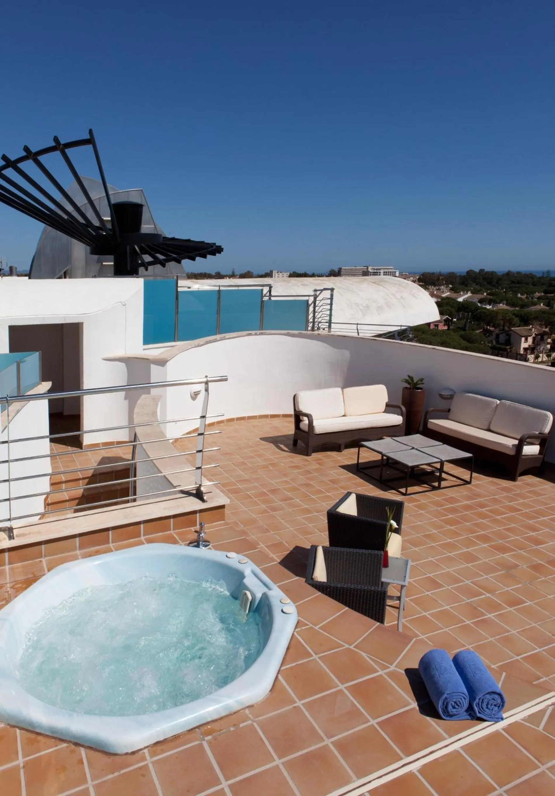 Hot Tub in Senator Banus