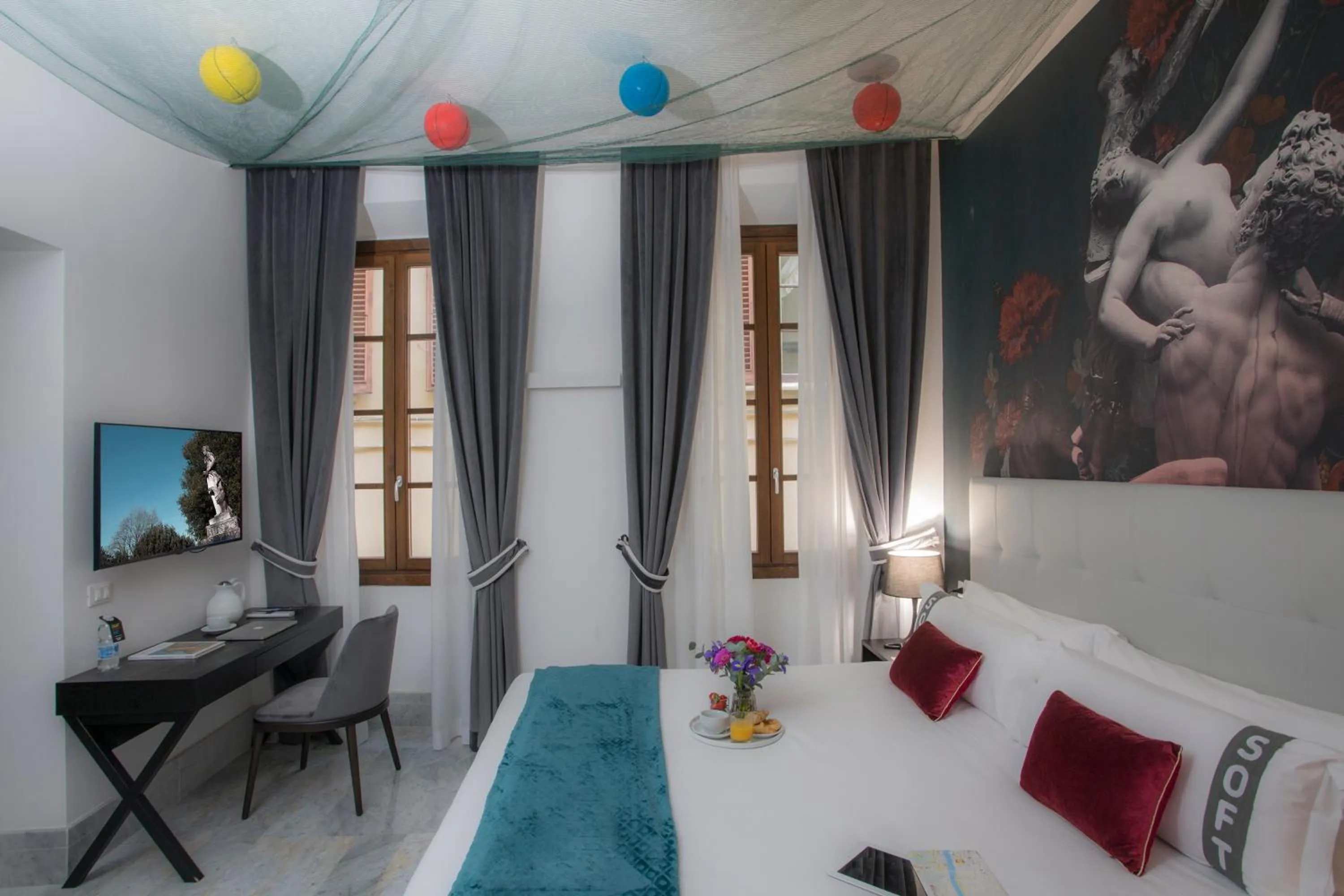 Photo of the whole room, Bed in Casual Rinascimento Firenze