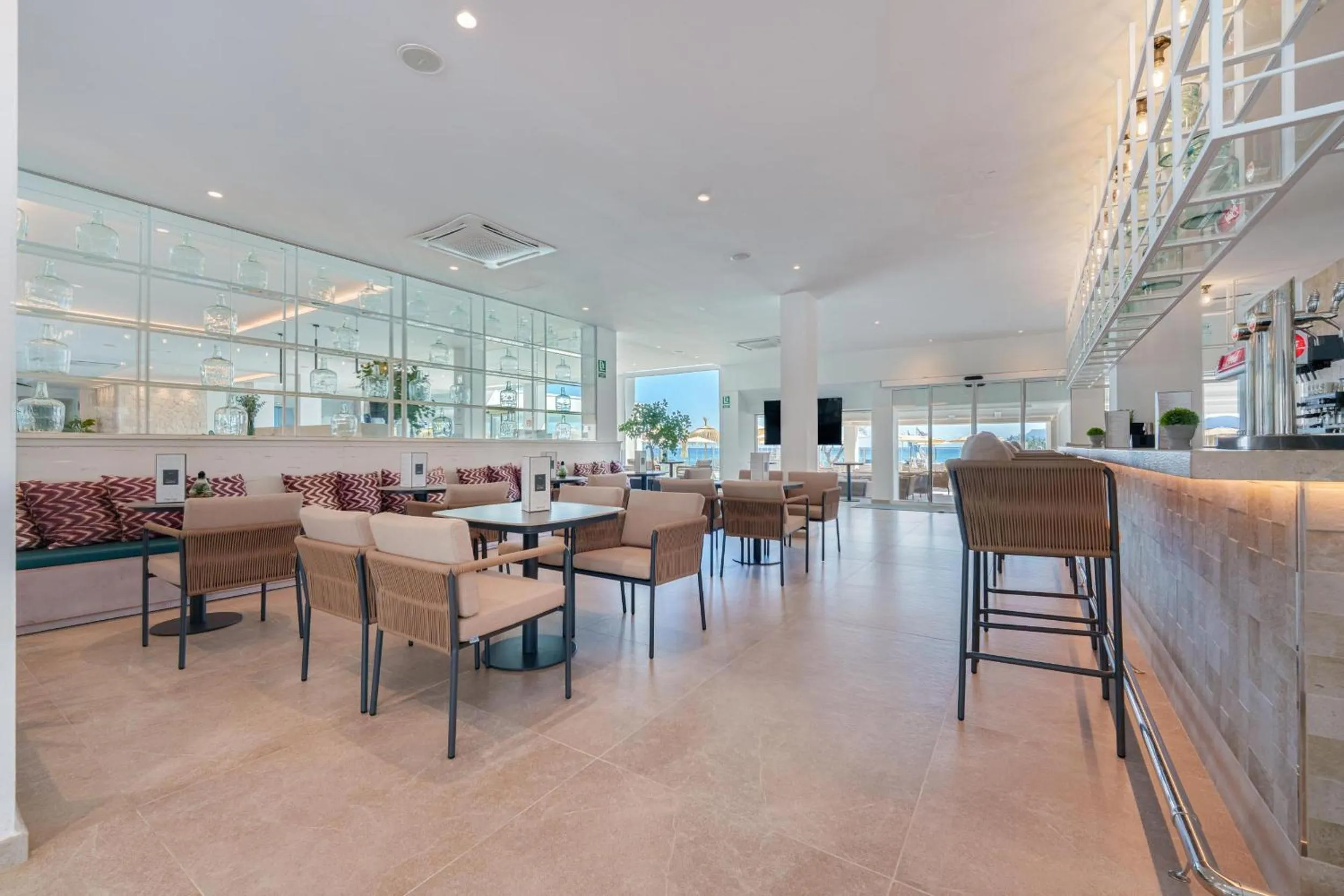 Lounge or bar in Caprice Concord Hotel & Spa