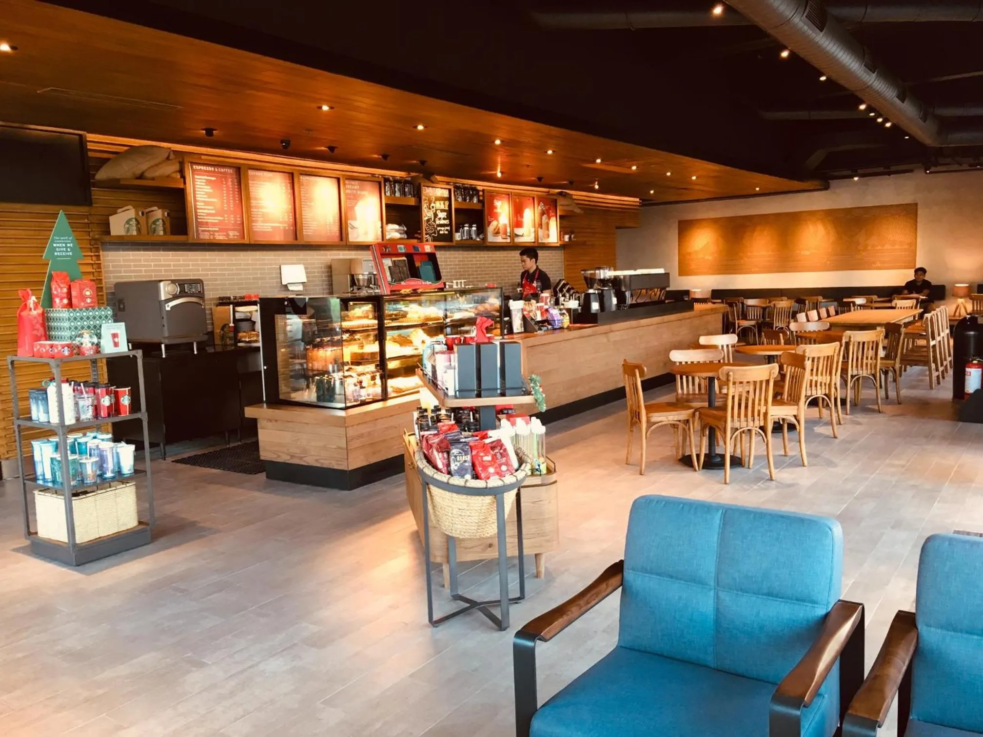 Restaurant/places to eat in Shore Residences