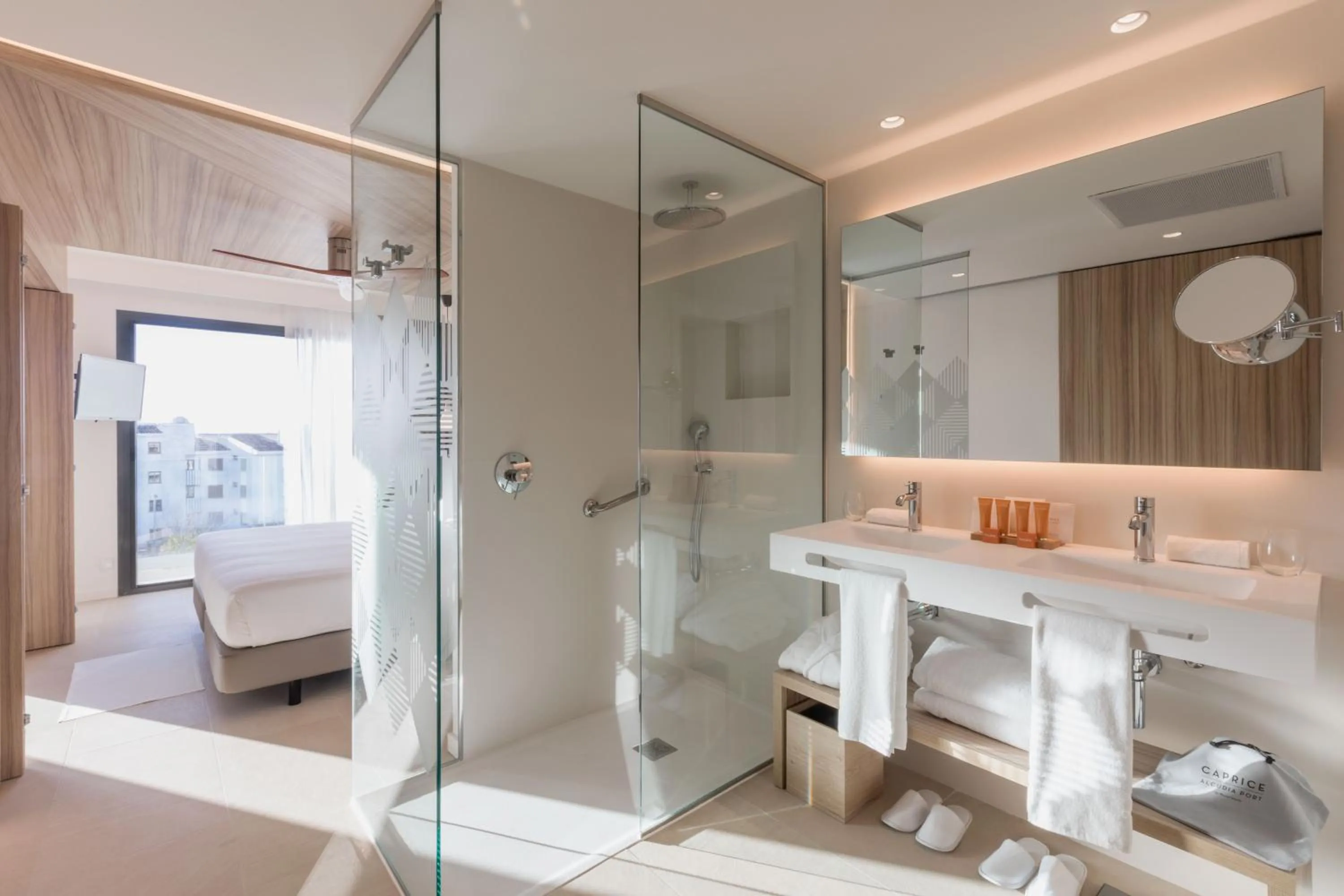 Shower in Bordoy Alcudia Port Suites - Adults Only