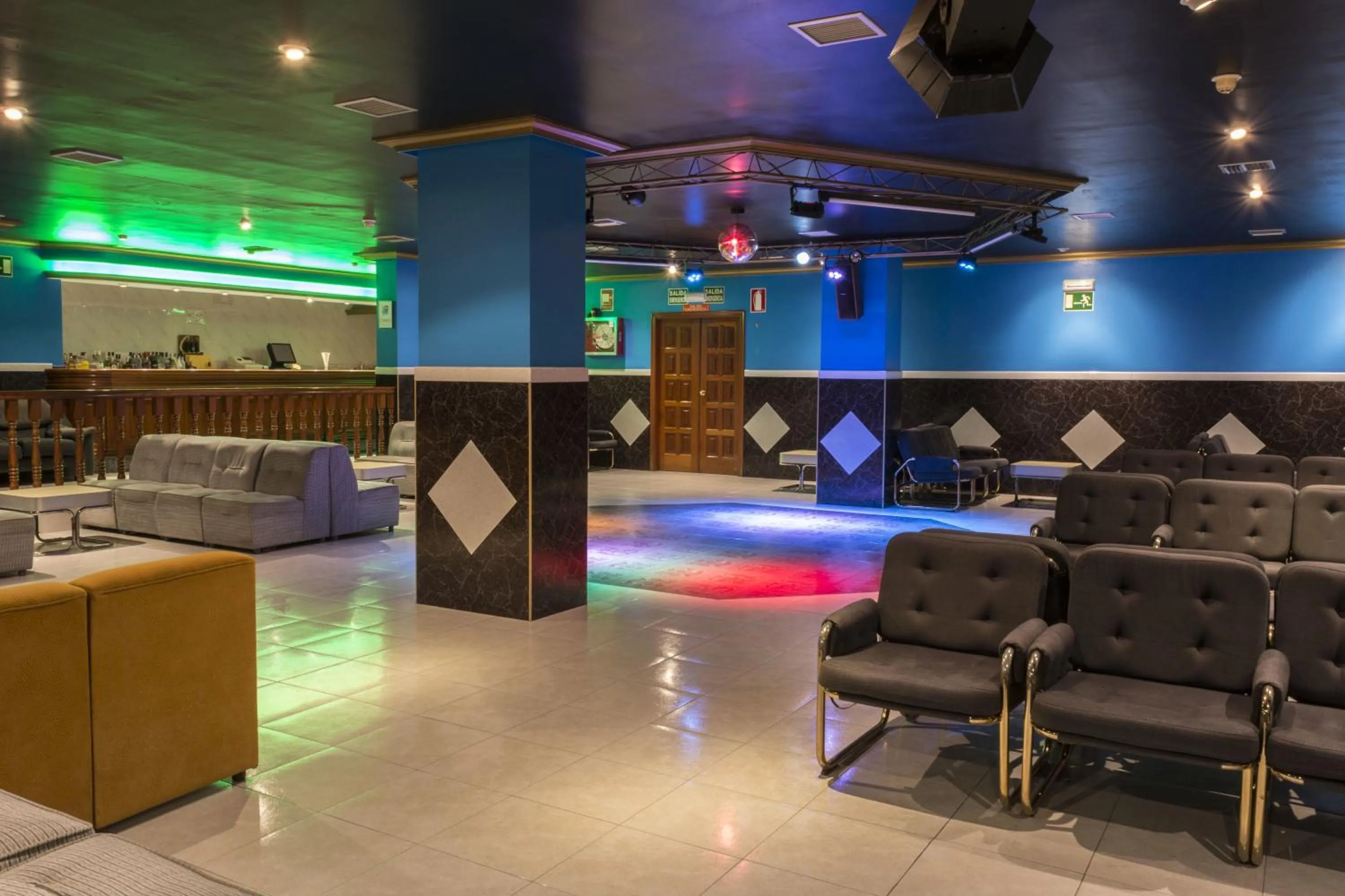 Nightclub / DJ in Hotel Nuevo Vichona Spa 3 estrellas Superior