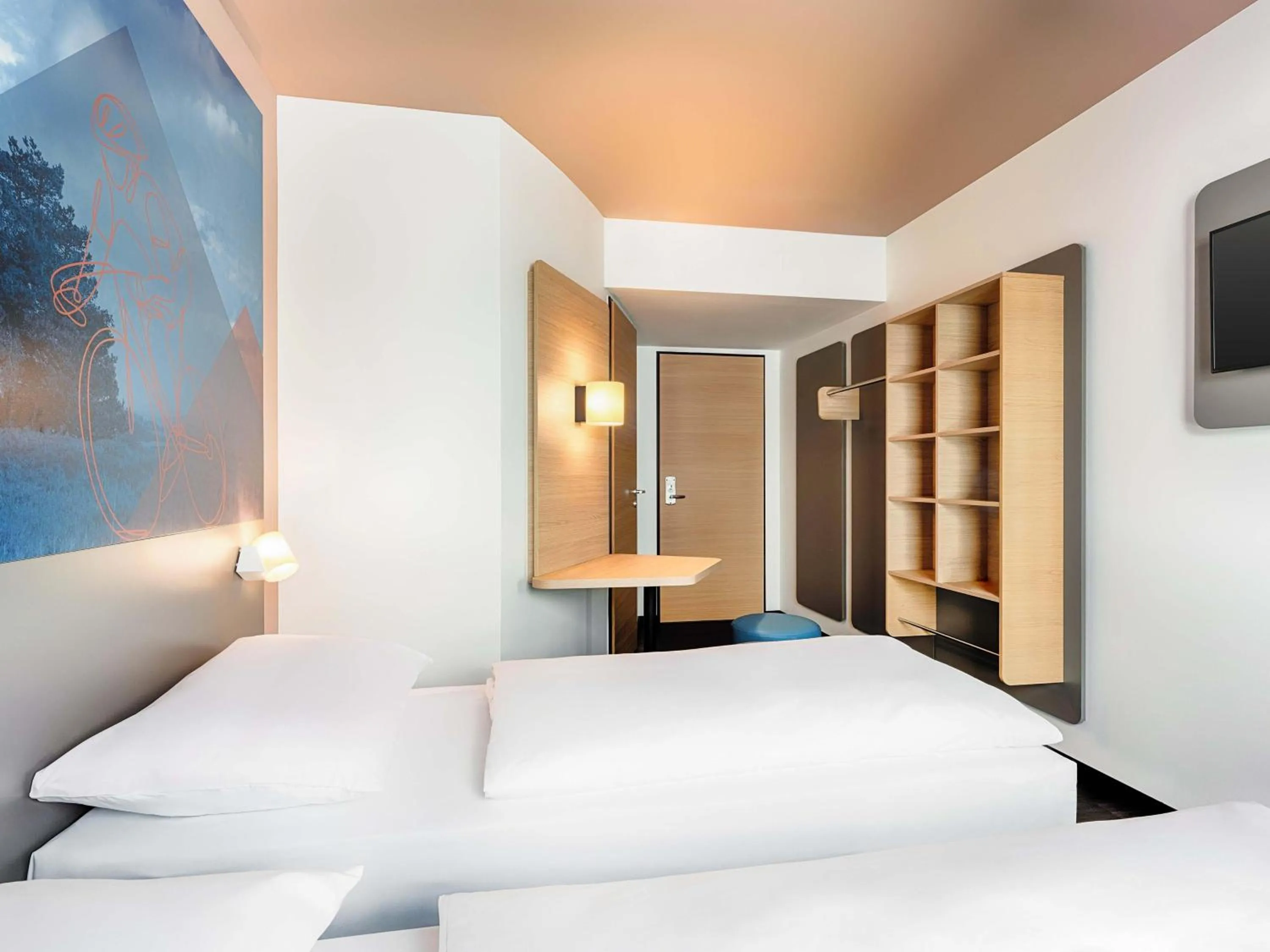 Photo of the whole room, Bed in B&B Hotel Willingen