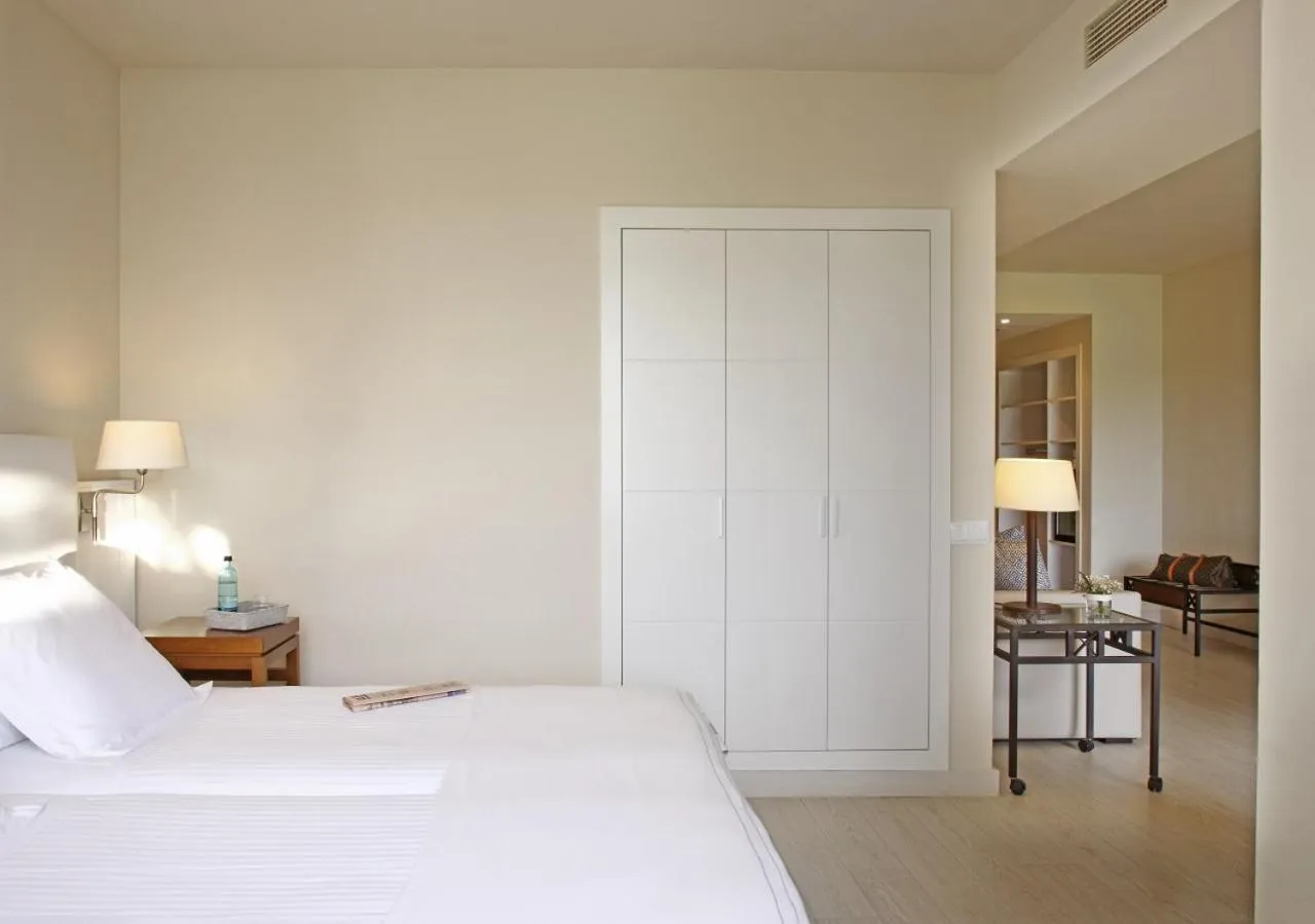 Bed in La Costa Hotel Golf & Beach Resort