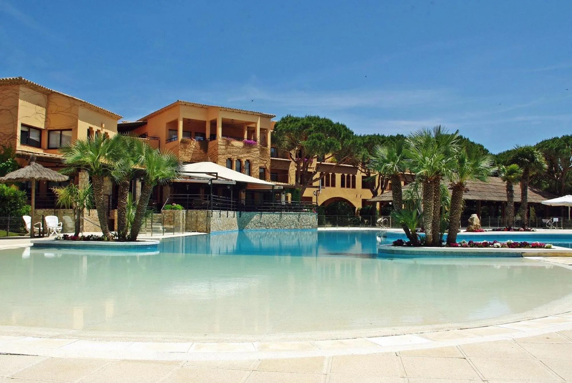 Swimming pool in La Costa Hotel Golf & Beach Resort