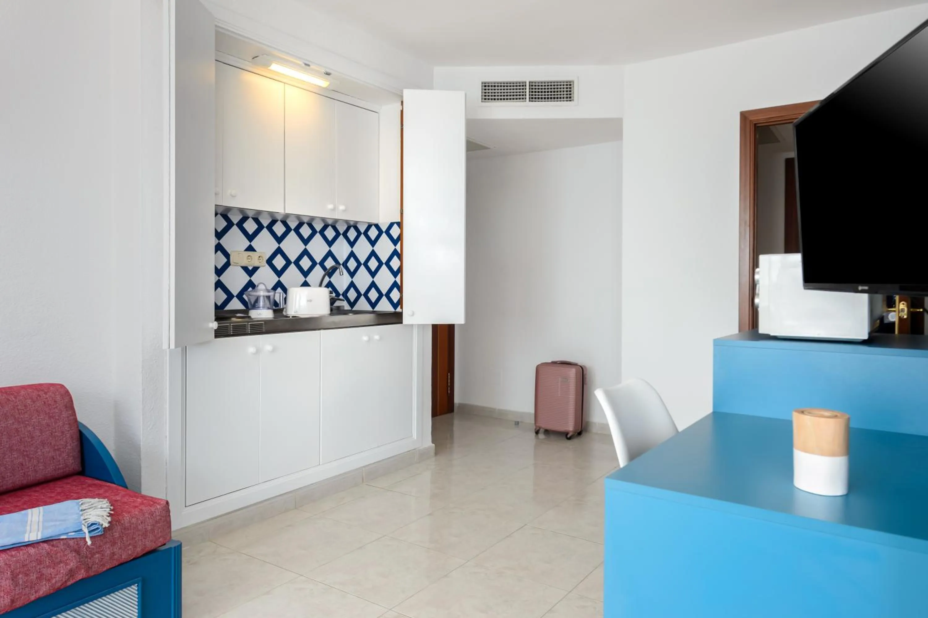 Kitchen or kitchenette in Apartamentos Vibra Jabeque Soul-3SUP