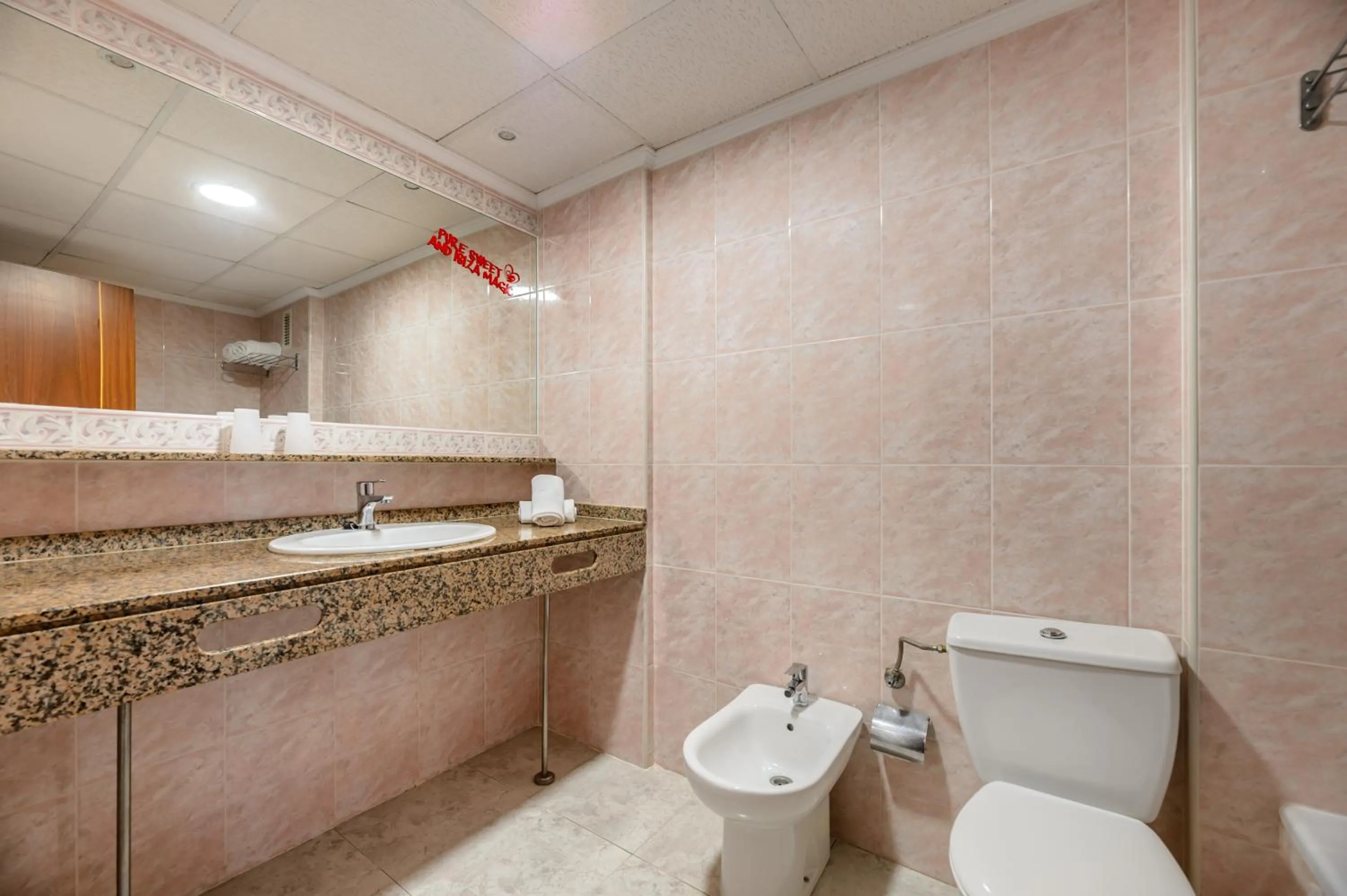 Bathroom in Apartamentos Vibra Jabeque Soul-3SUP