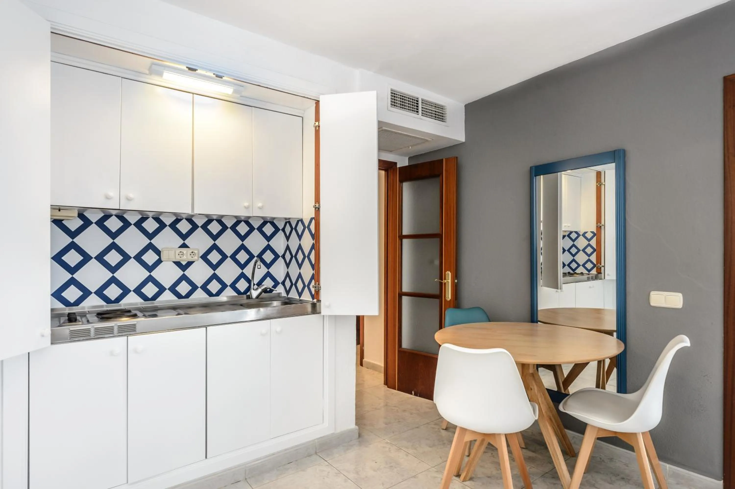 Kitchen or kitchenette in Apartamentos Vibra Jabeque Soul-3SUP