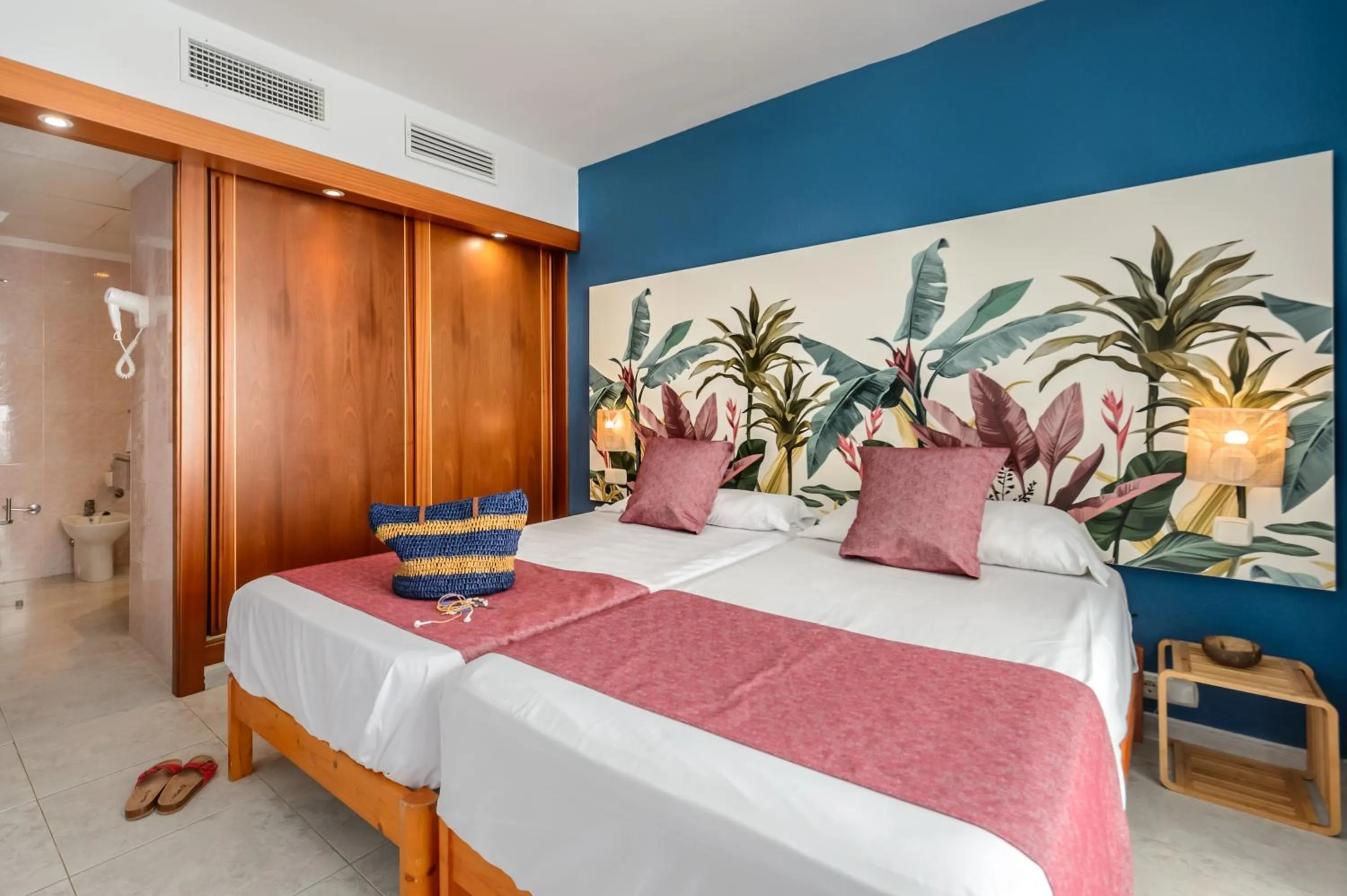 Bedroom, Bed in Apartamentos Vibra Jabeque Soul-3SUP