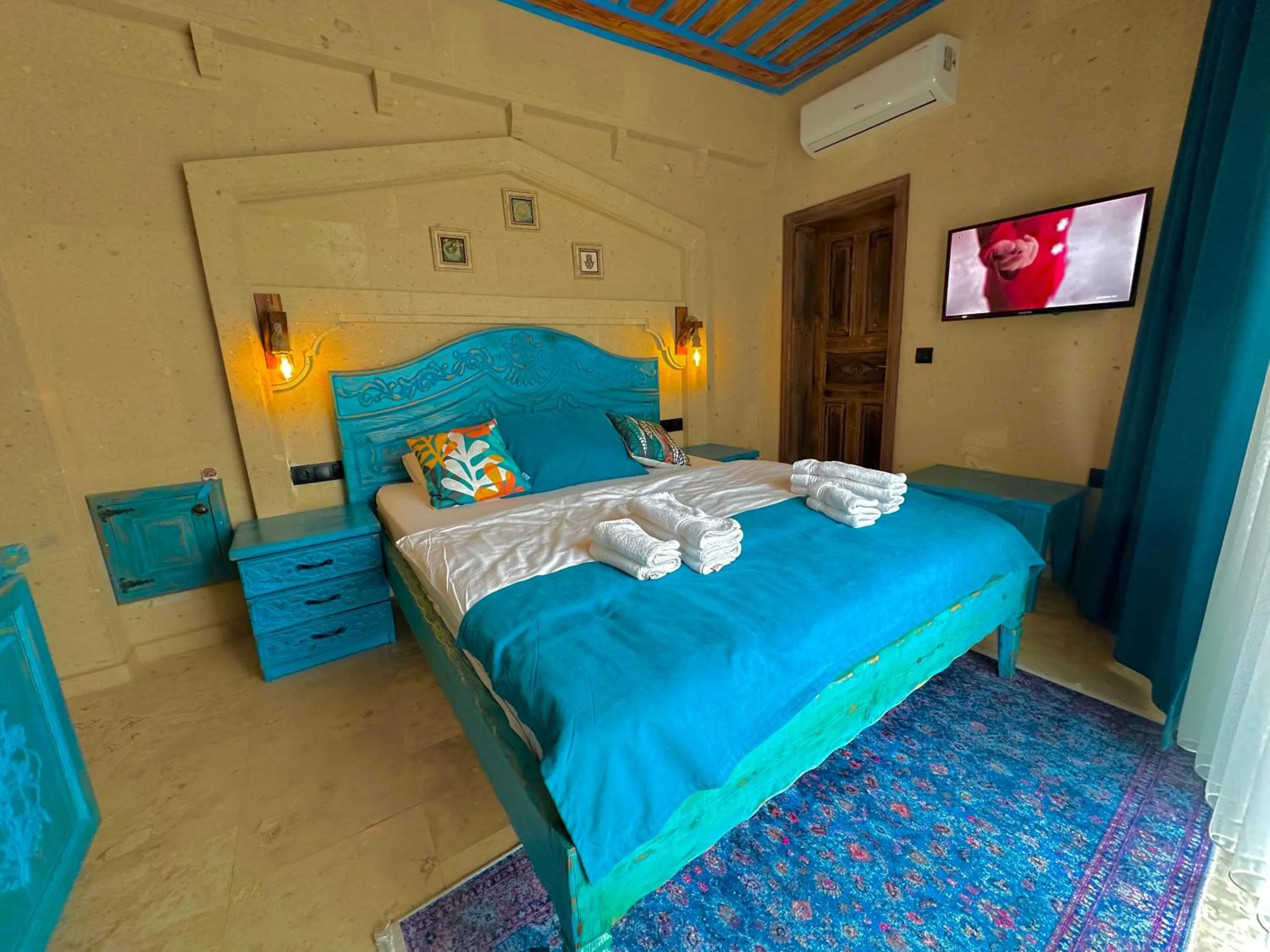 Bed in Gemosa Cappadocia Hotel