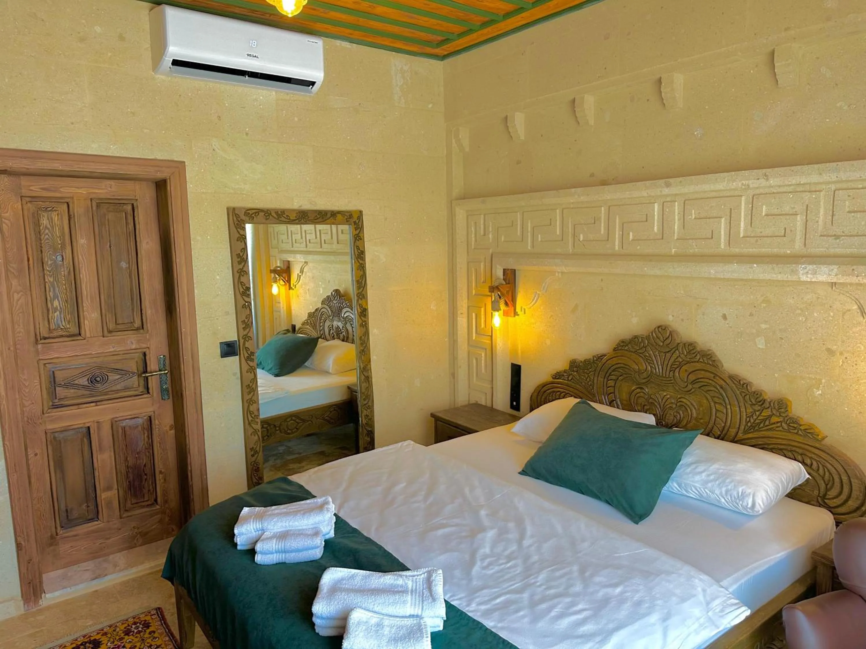 Bed in Gemosa Cappadocia Hotel