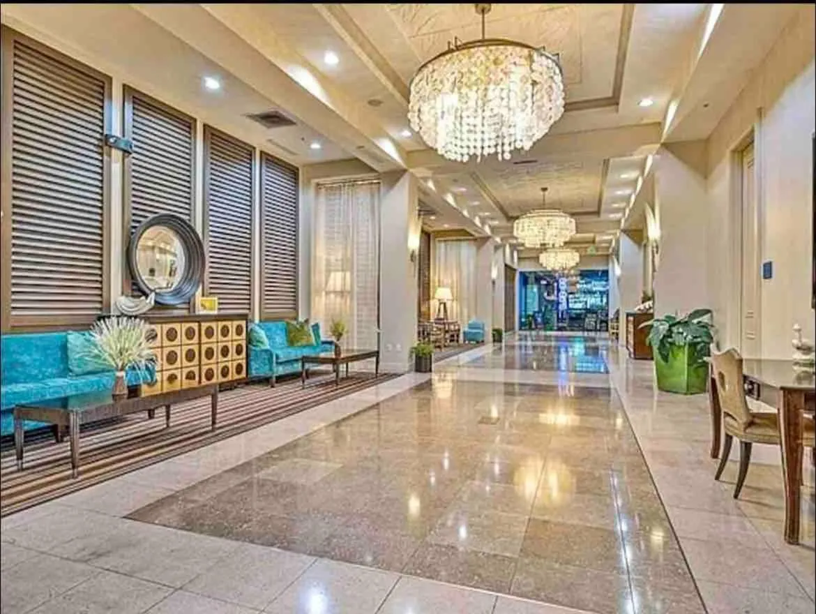 Pink Sunsets at the Palms of Destin Across from Beach, Heated Pool Shuttle & Dining