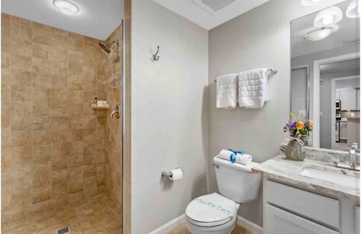 Pink Sunsets at the Palms of Destin Across from Beach, Heated Pool Shuttle & Dining