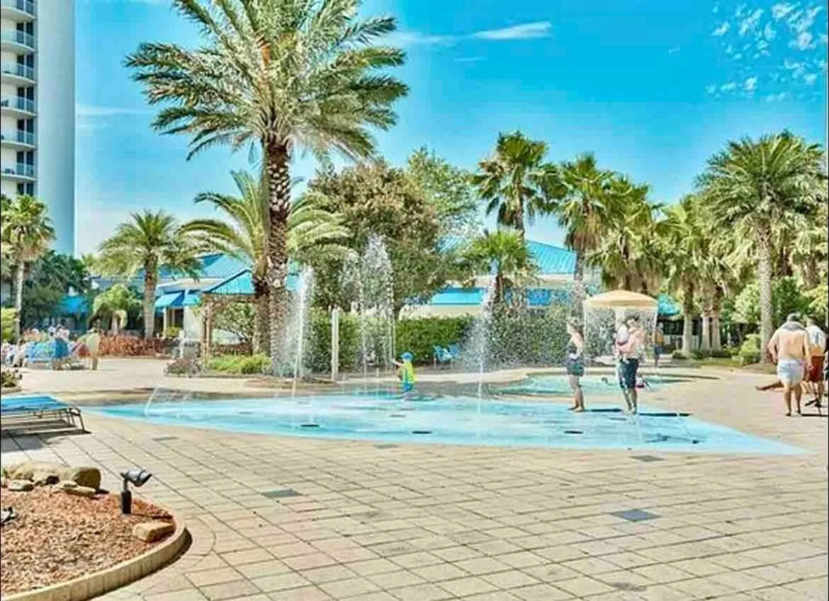 Pink Sunsets at the Palms of Destin Across from Beach, Heated Pool Shuttle & Dining