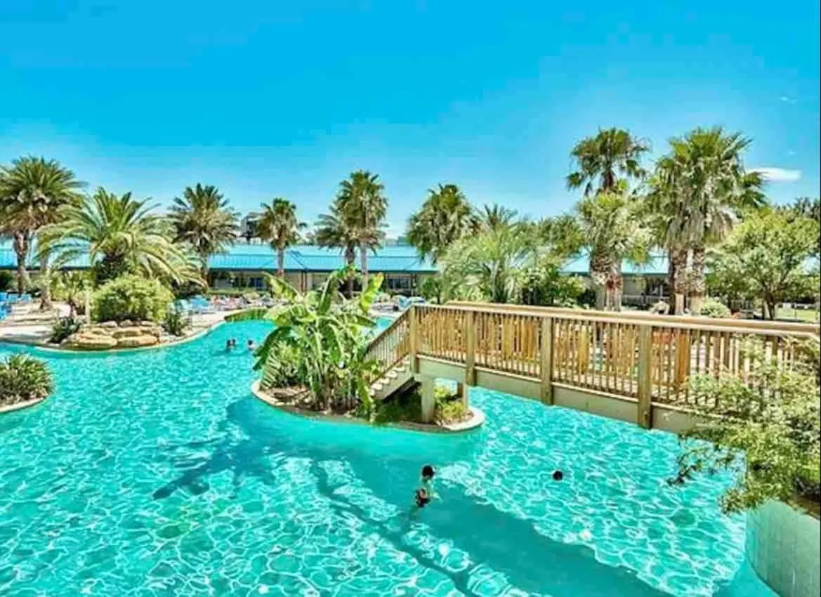 Pink Sunsets at the Palms of Destin Across from Beach, Heated Pool Shuttle & Dining