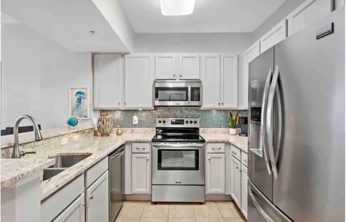 Pink Sunsets at the Palms of Destin Across from Beach, Heated Pool Shuttle & Dining