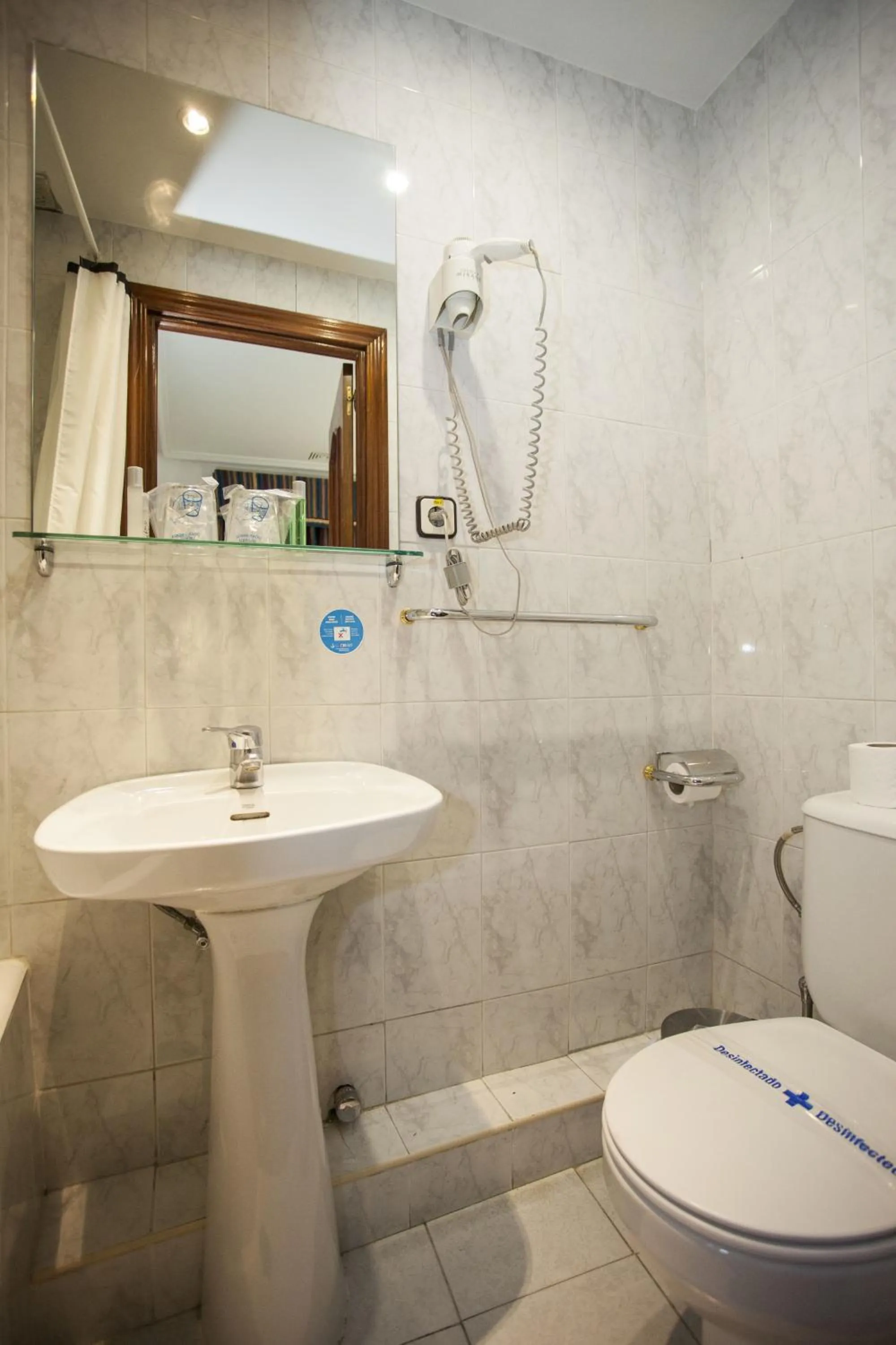 Bathroom in Pensión Carrera