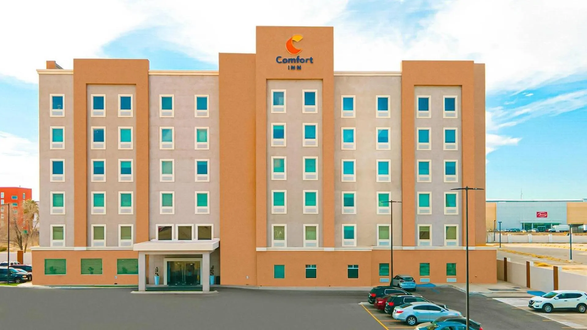 Property building in Comfort Inn Ciudad Juarez
