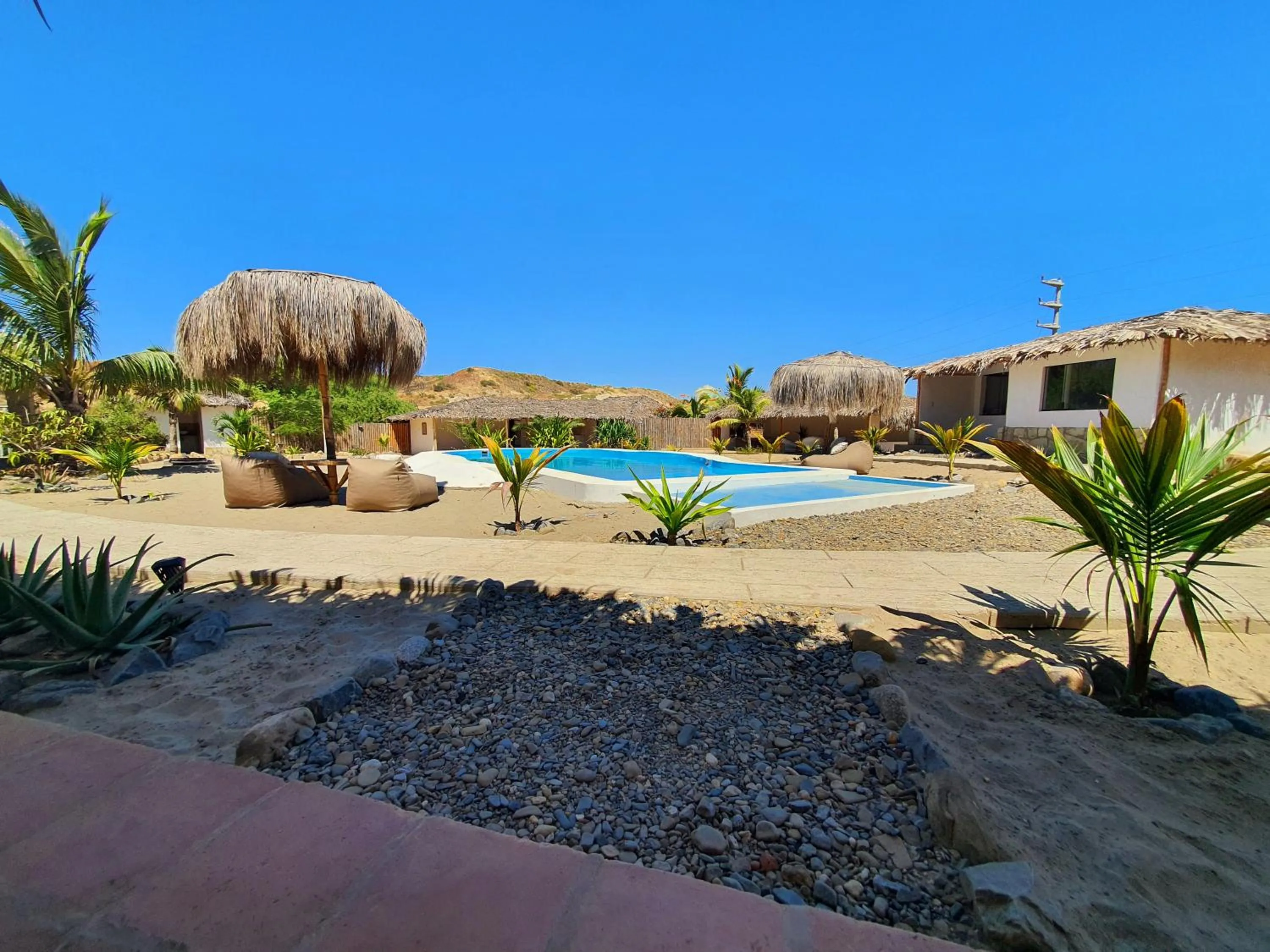 Day in Oasis de Vichayito