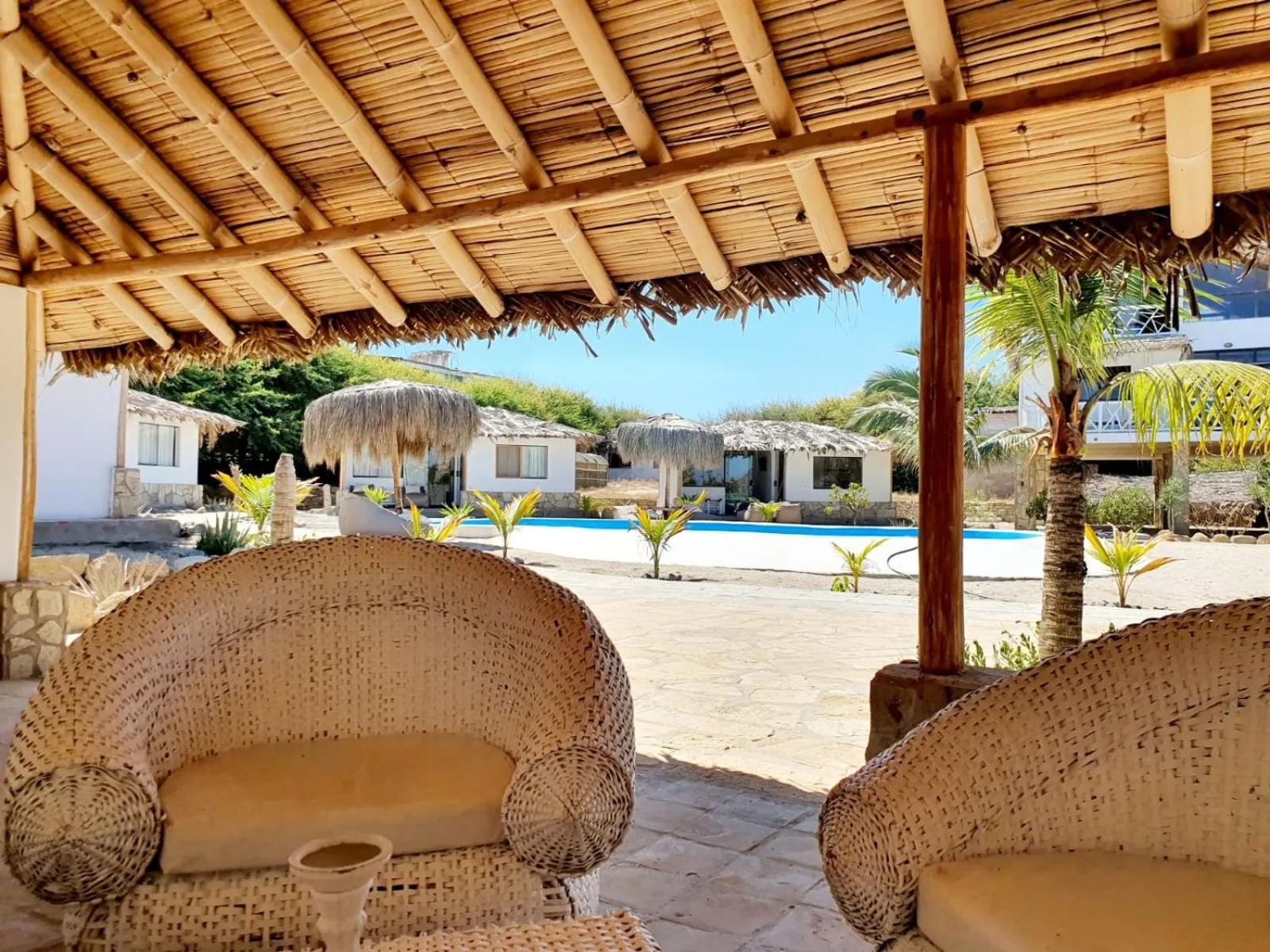 Seating area in Oasis de Vichayito