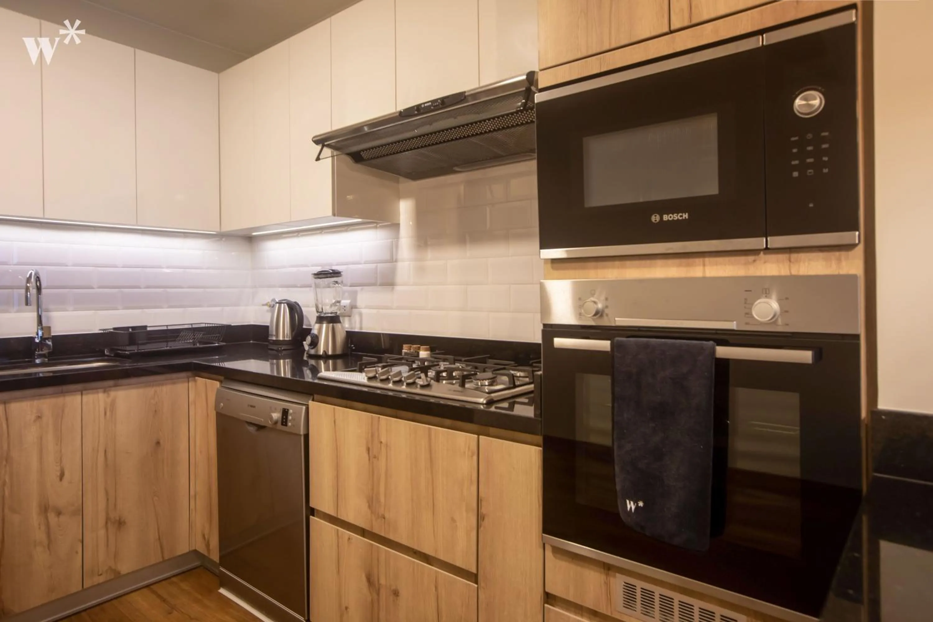 Alcanfores 1262 by Wynwood House