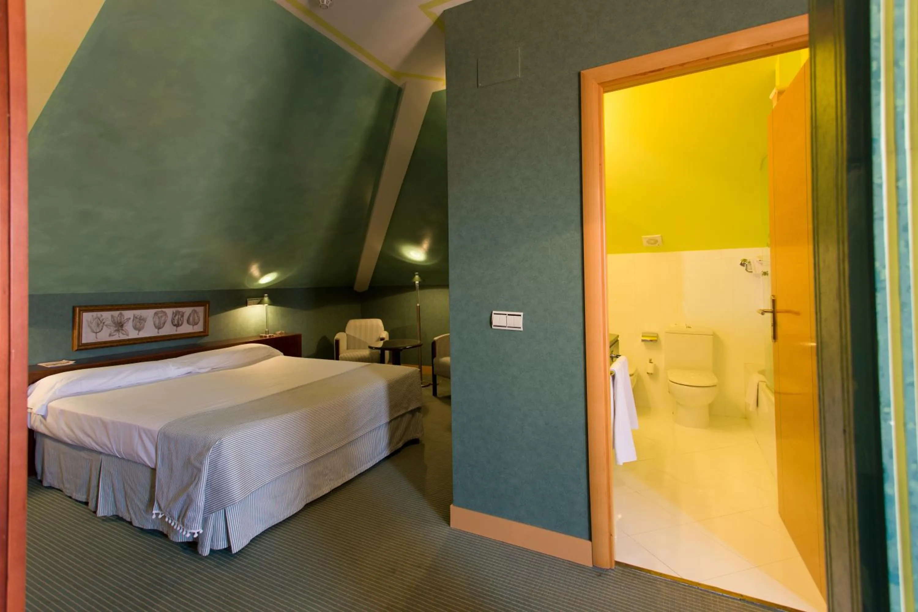 Bathroom, Bed in Hotel Soho Boutique Jerez