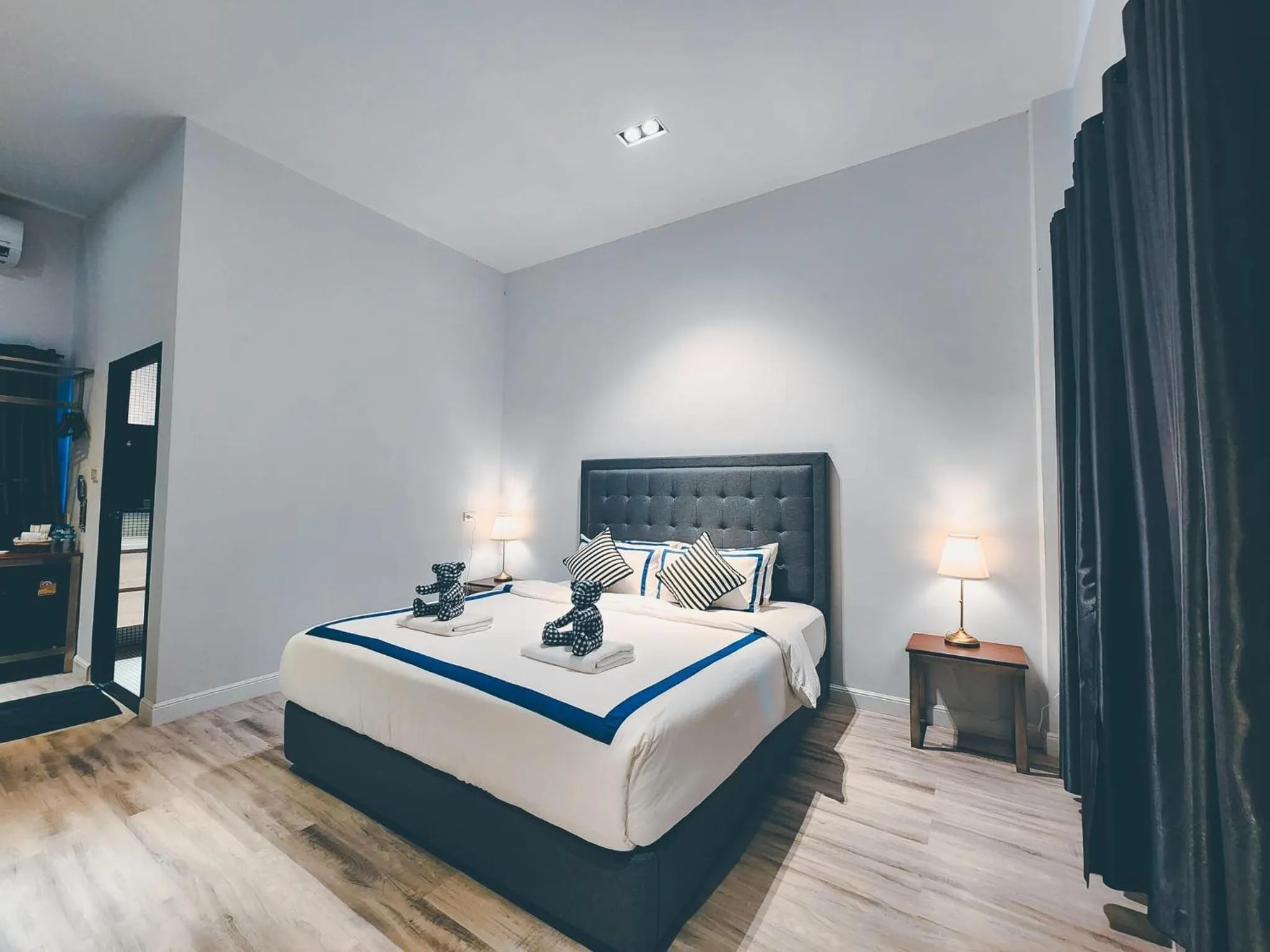 Bed in Macchiato Resort Savannakhet Opposite Thai Embassy