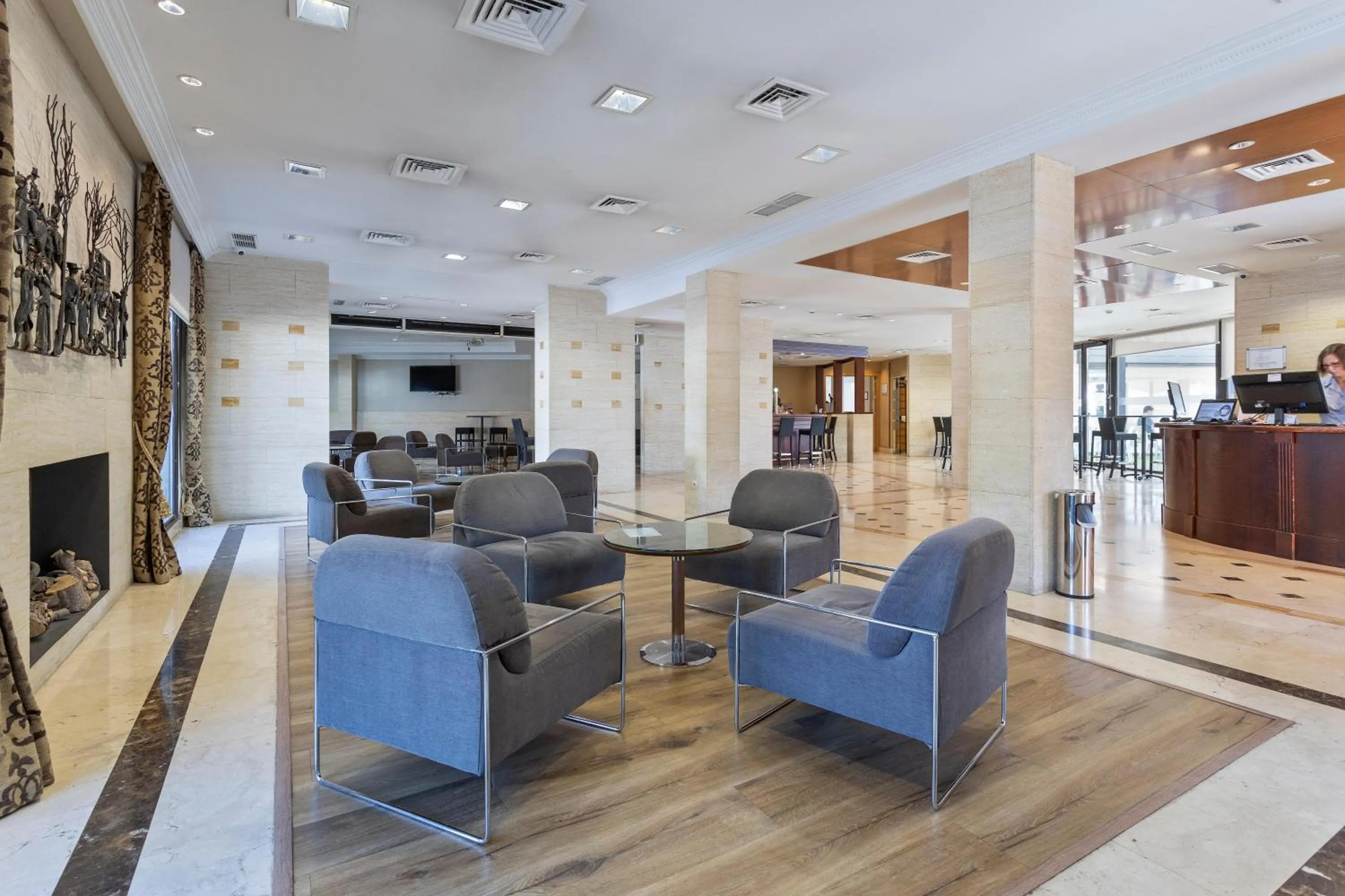 Lobby or reception in Hotel Best Osuna