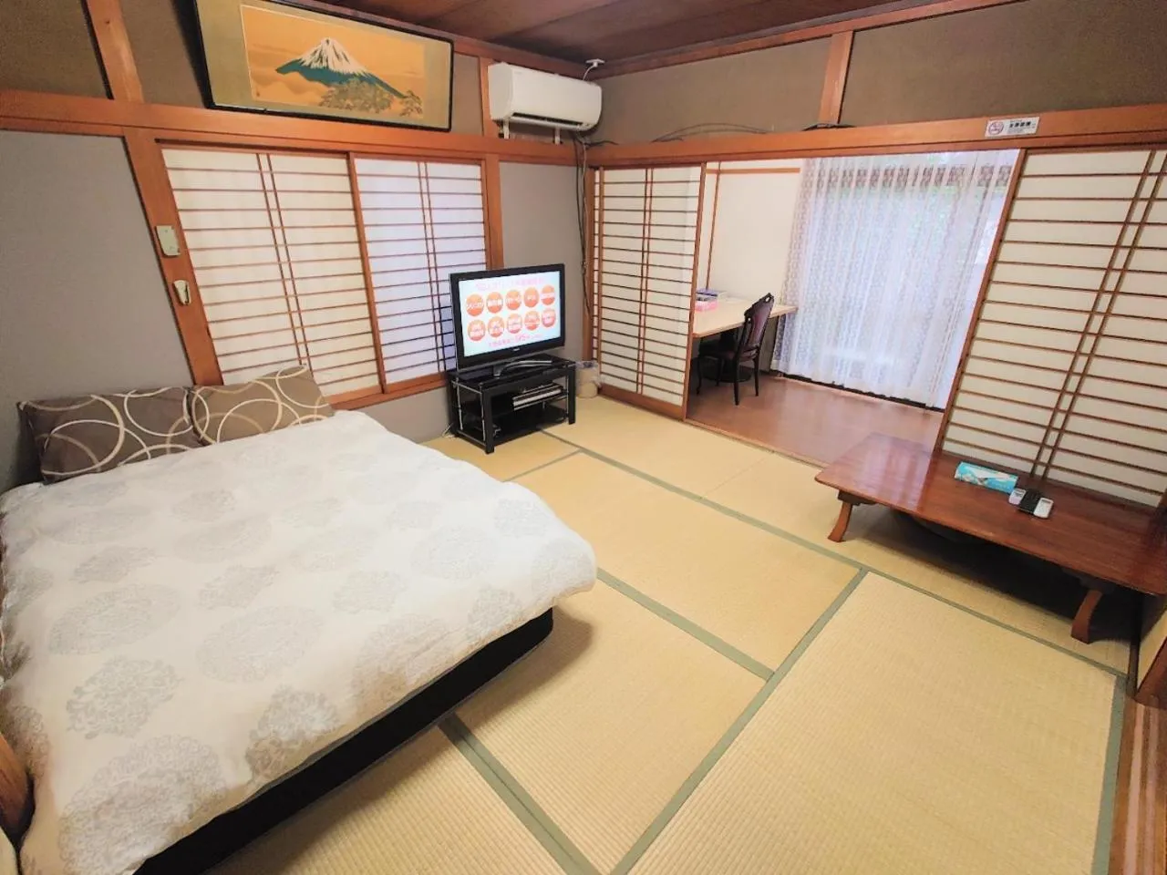 Bed in season guest house in nishi shinjuku 100 square meters, 4 bedrooms, 2 living rooms