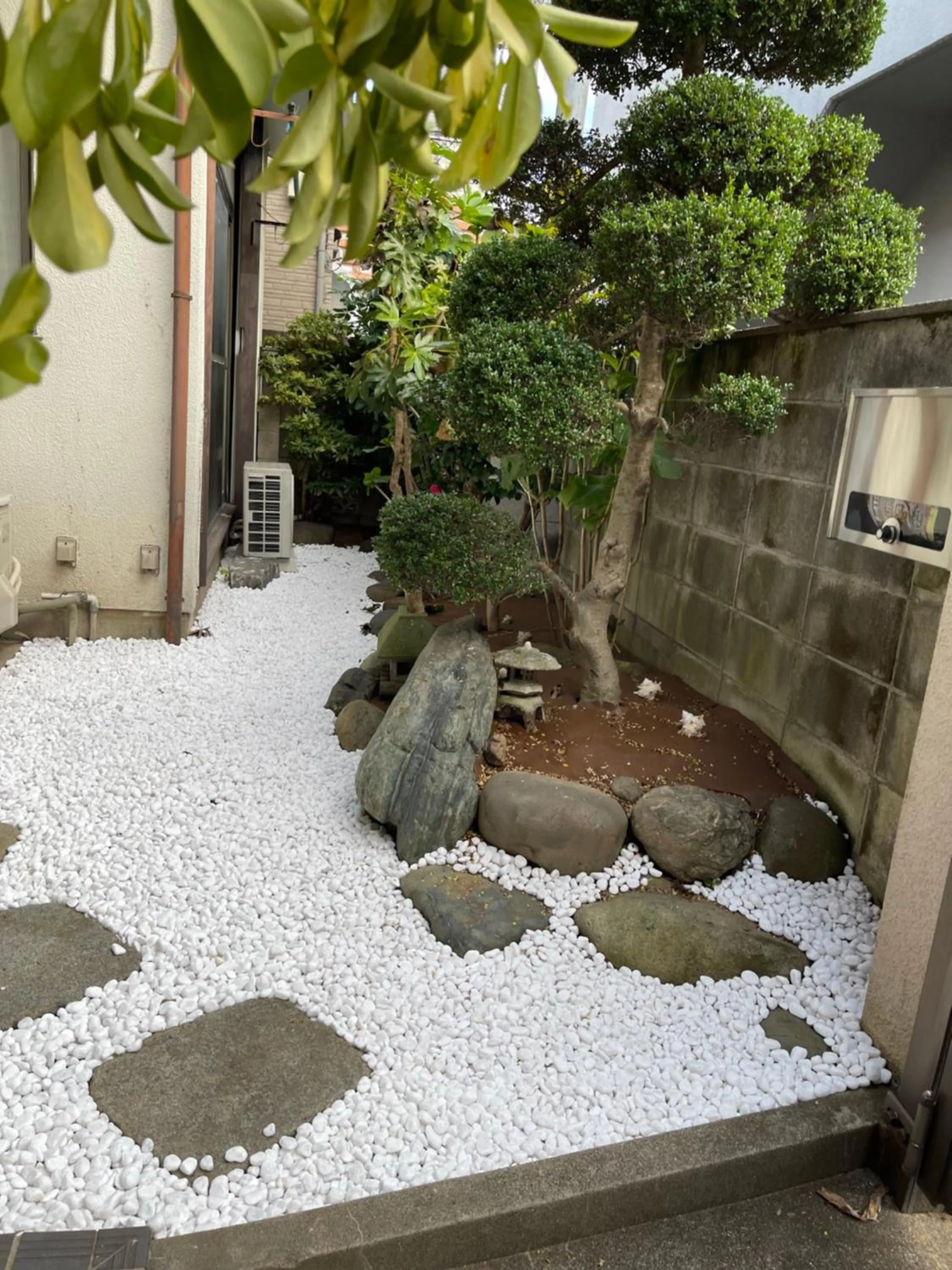 season guest house in nishi shinjuku 100 square meters, 4 bedrooms, 2 living rooms