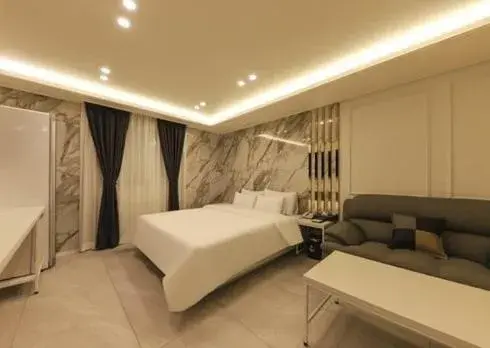 Gwangju Brown Dot Chungjang Gwangju Brown Dot Chungjang